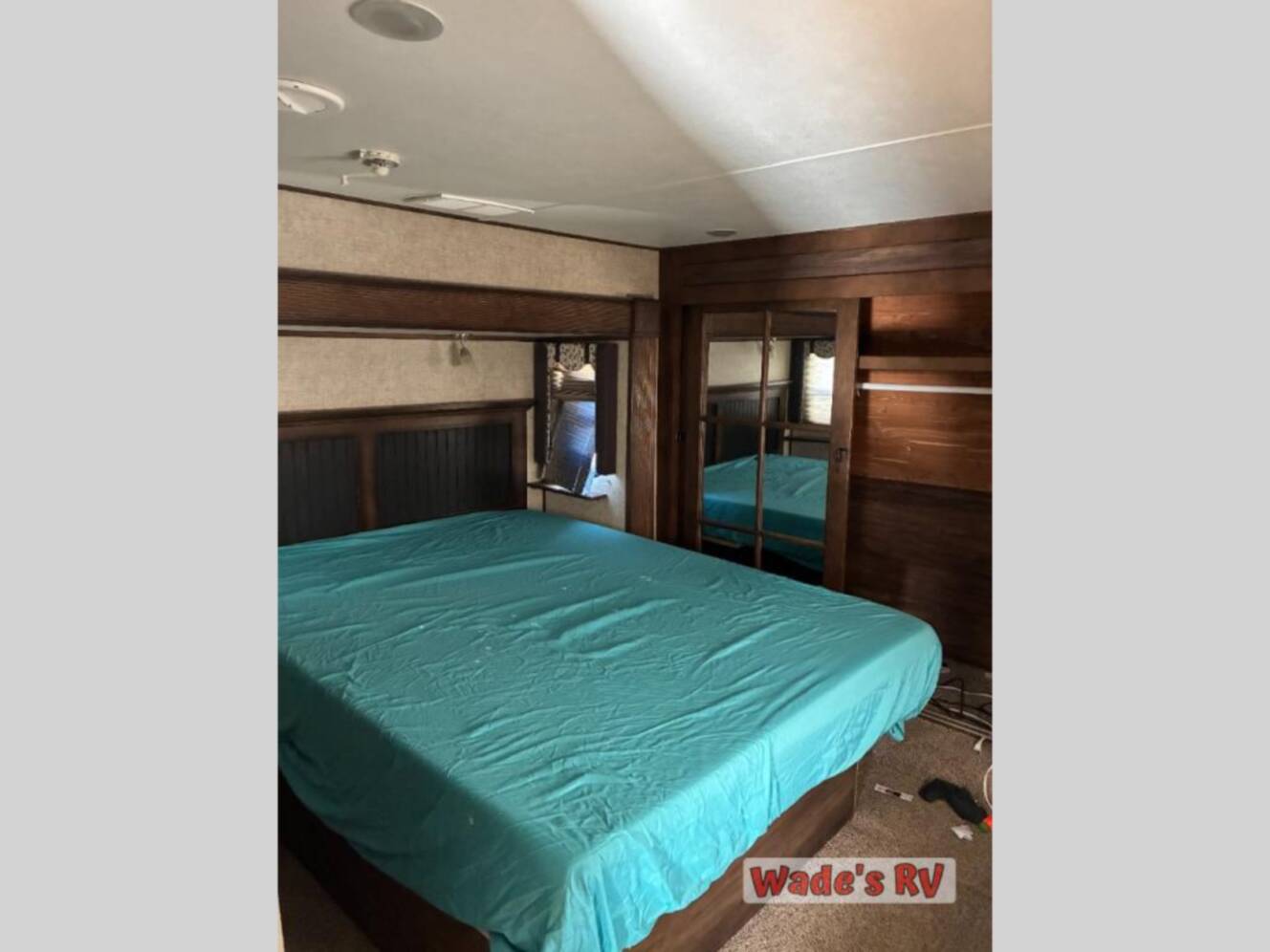 A photo of this 2015 Keystone Rv Alpine 3900RE