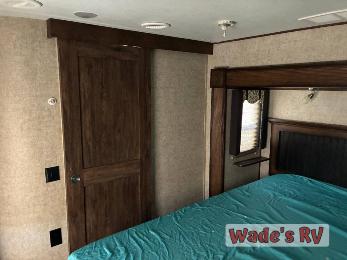 A photo of this 2015 Keystone Rv Alpine 3900RE