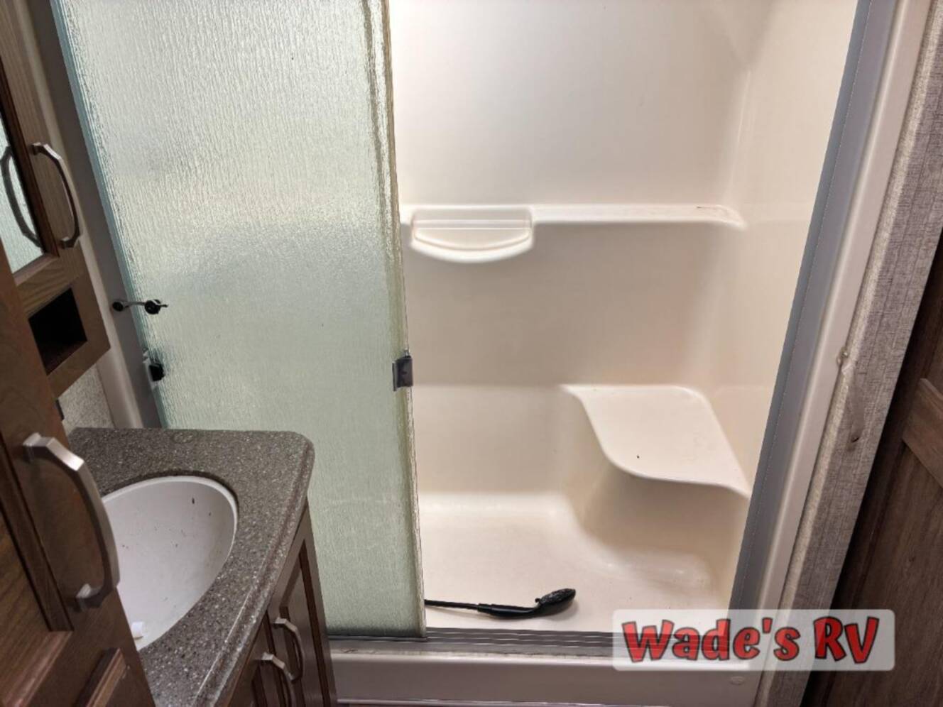 A photo of this 2015 Keystone Rv Alpine 3900RE