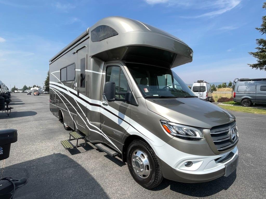 2022 Winnebago Navion 24D RV