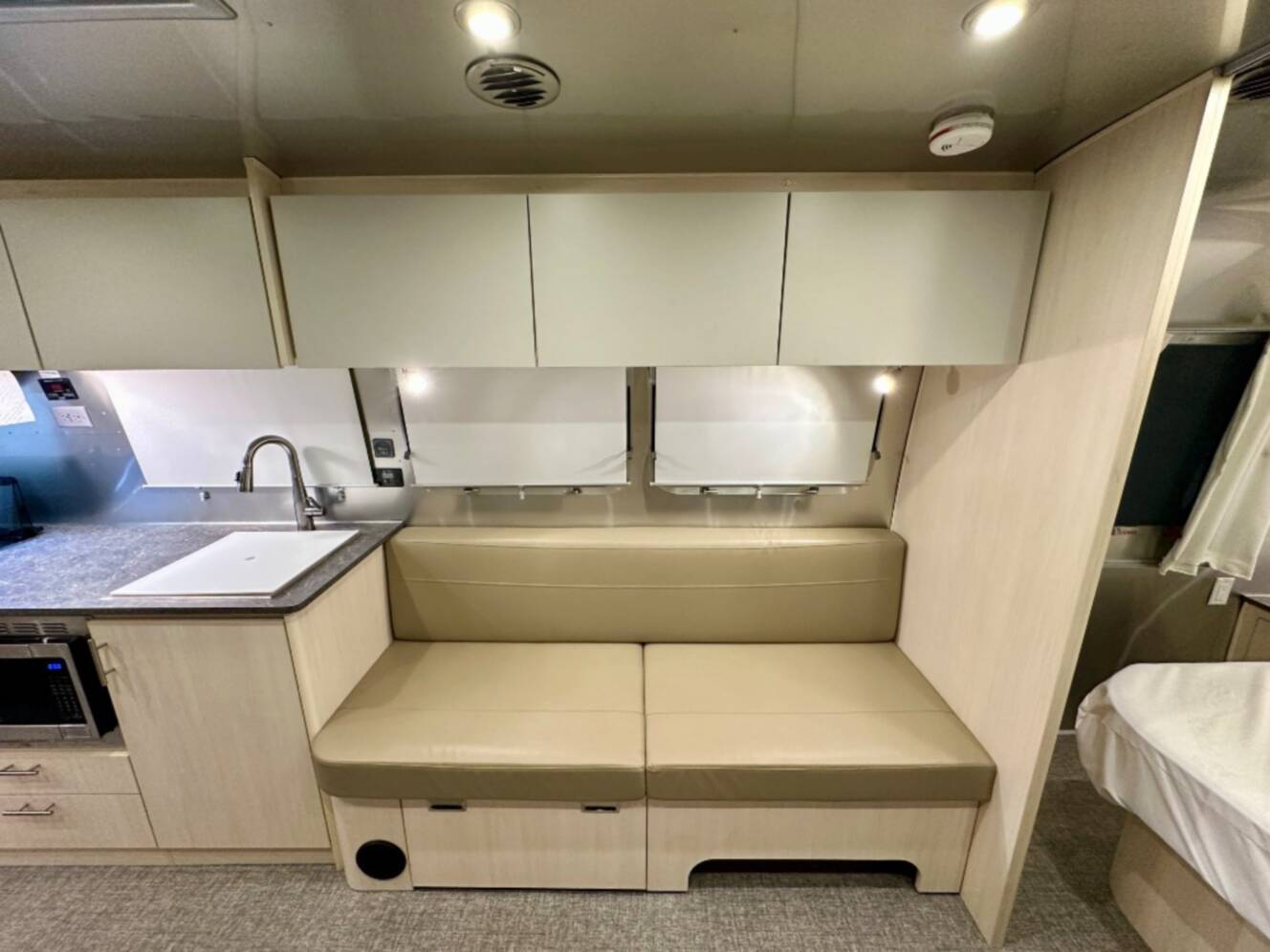 A photo of this 2023 Airstream Flying Cloud 30FB Bunk