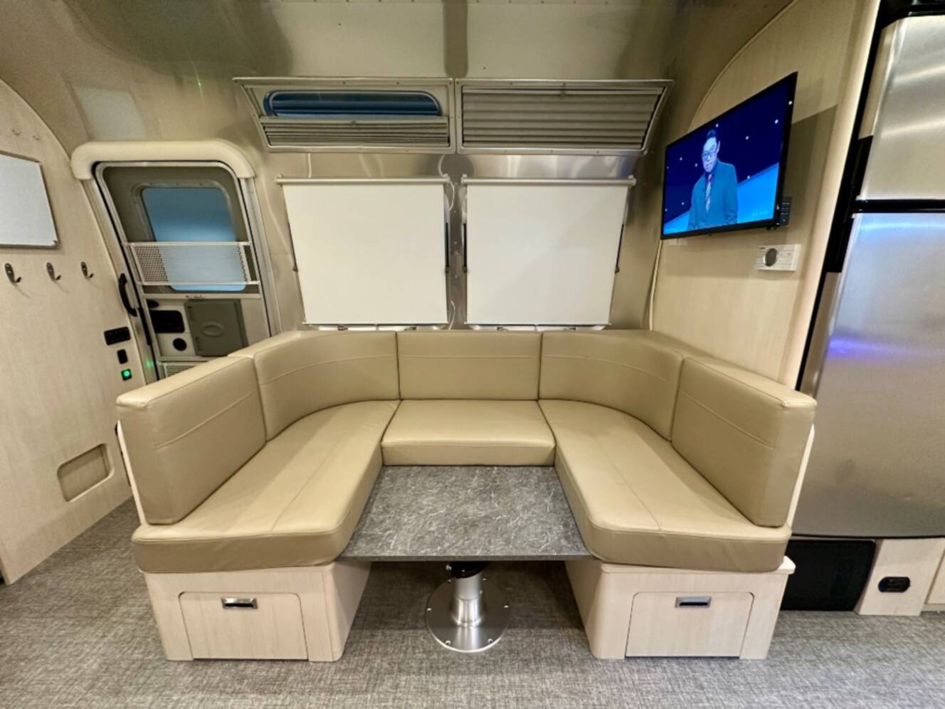 A photo of this 2023 Airstream Flying Cloud 30FB Bunk