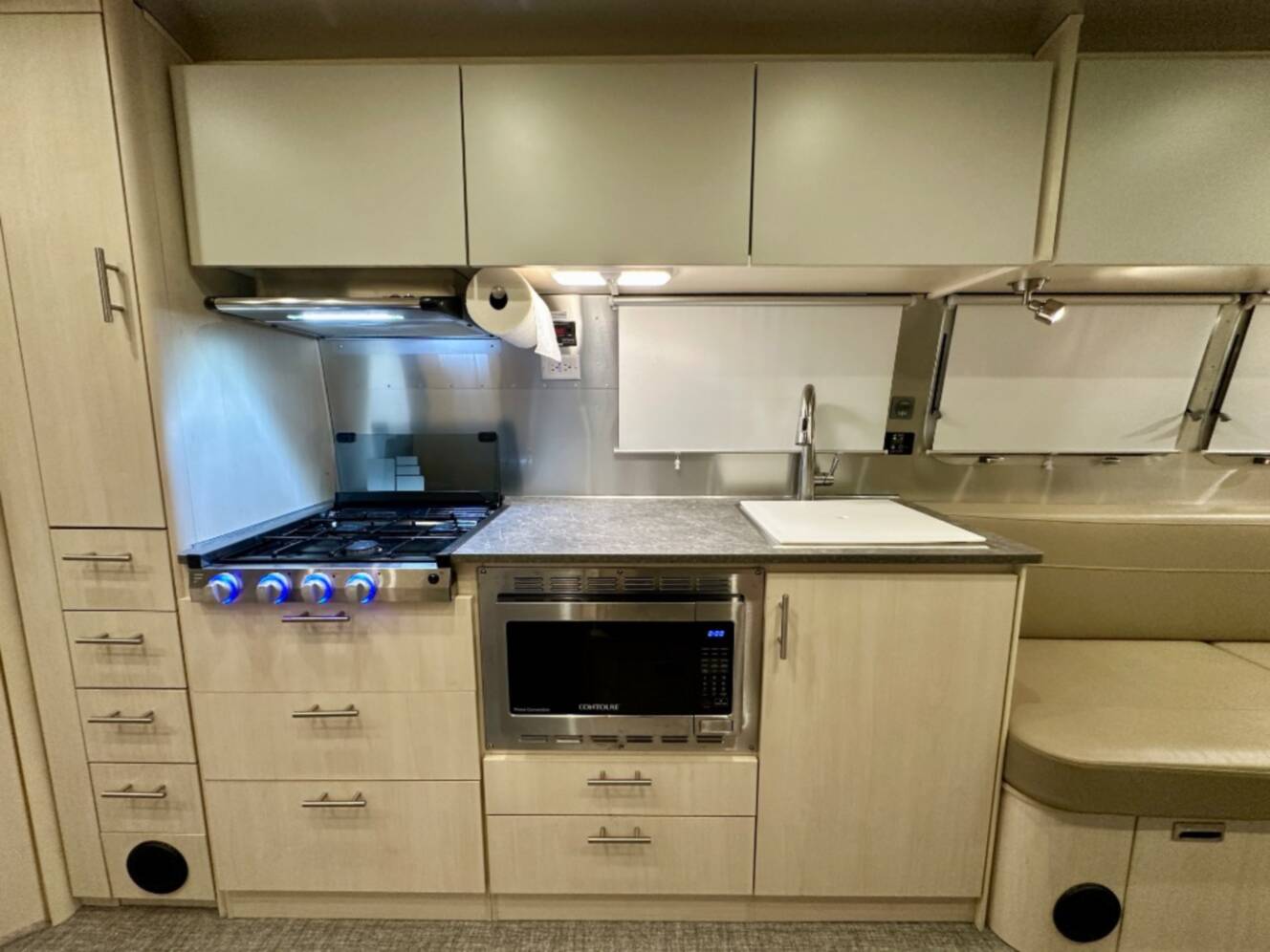 A photo of this 2023 Airstream Flying Cloud 30FB Bunk