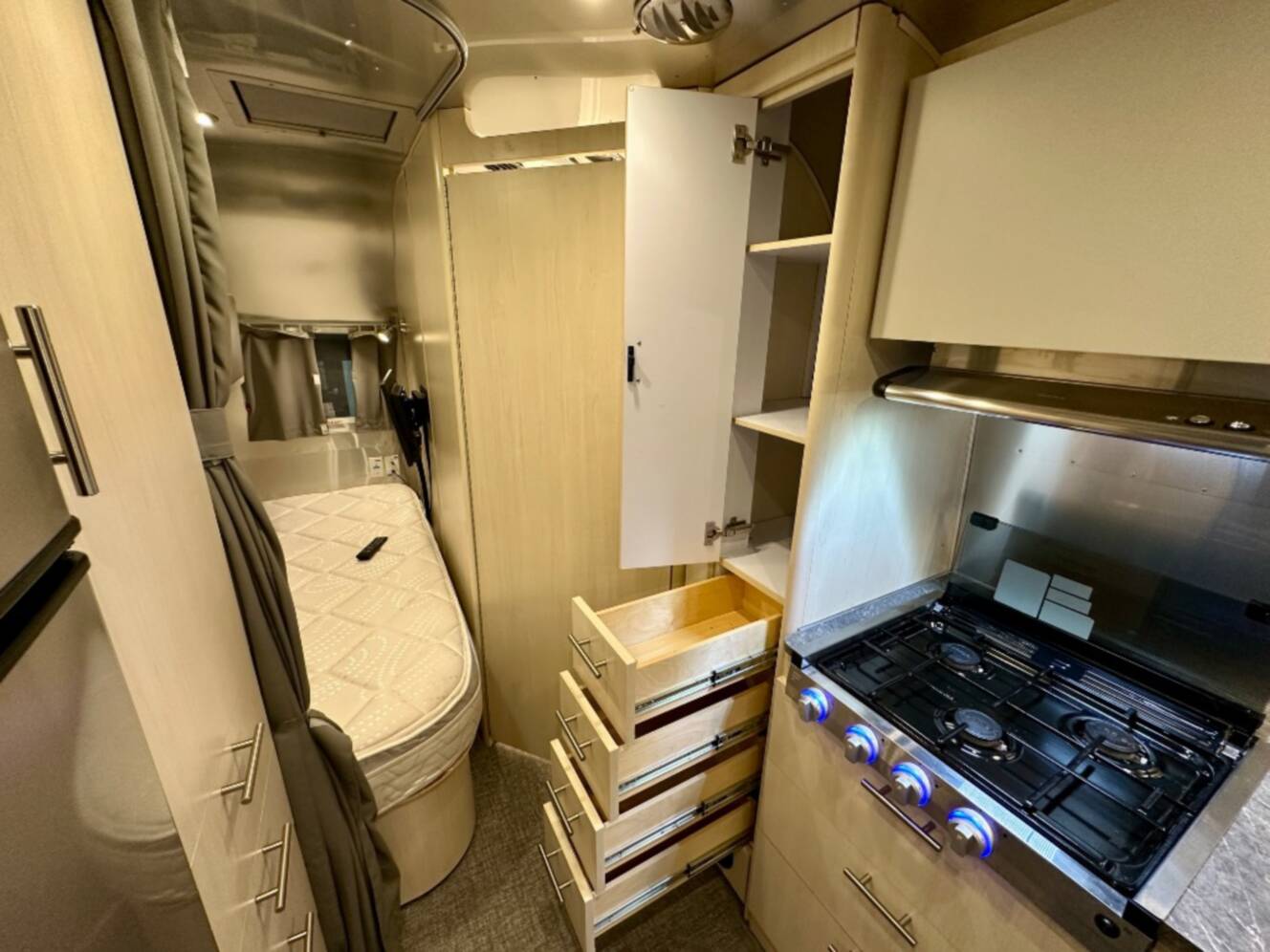A photo of this 2023 Airstream Flying Cloud 30FB Bunk