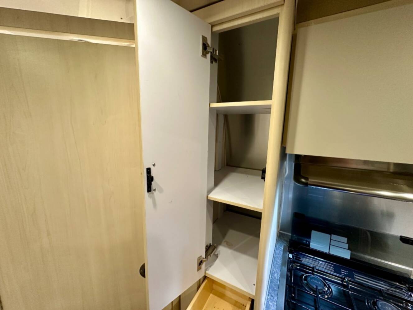 A photo of this 2023 Airstream Flying Cloud 30FB Bunk