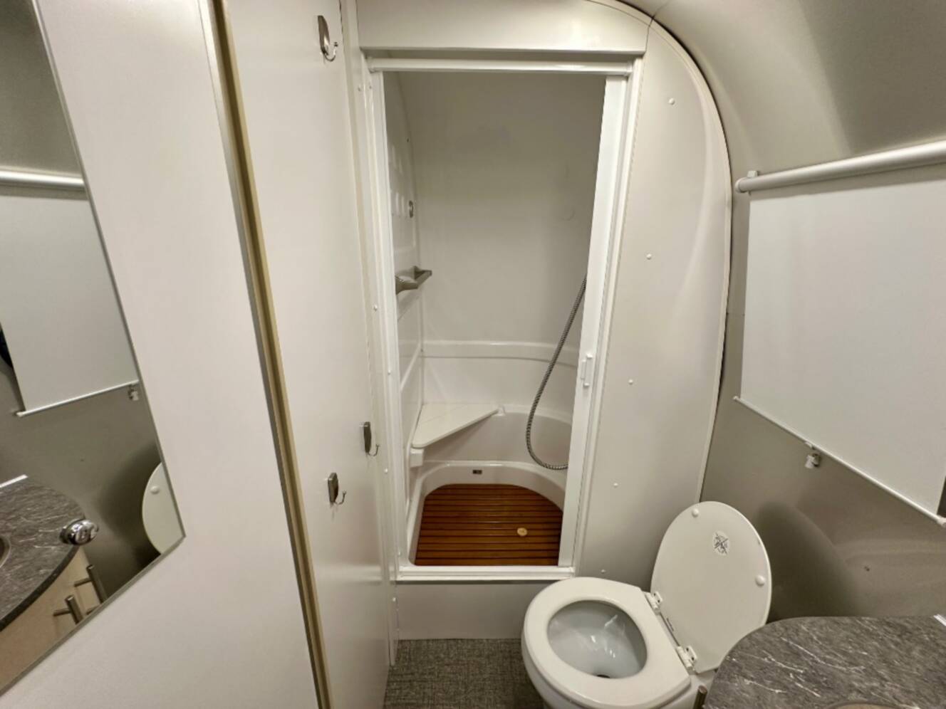 A photo of this 2023 Airstream Flying Cloud 30FB Bunk