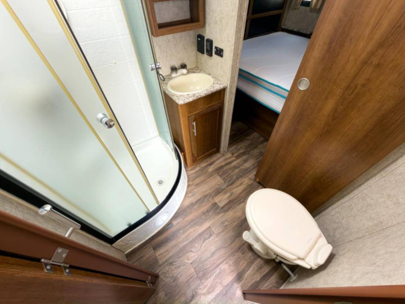 A photo of this 2017 Prime Time Rv LaCrosse 330RST