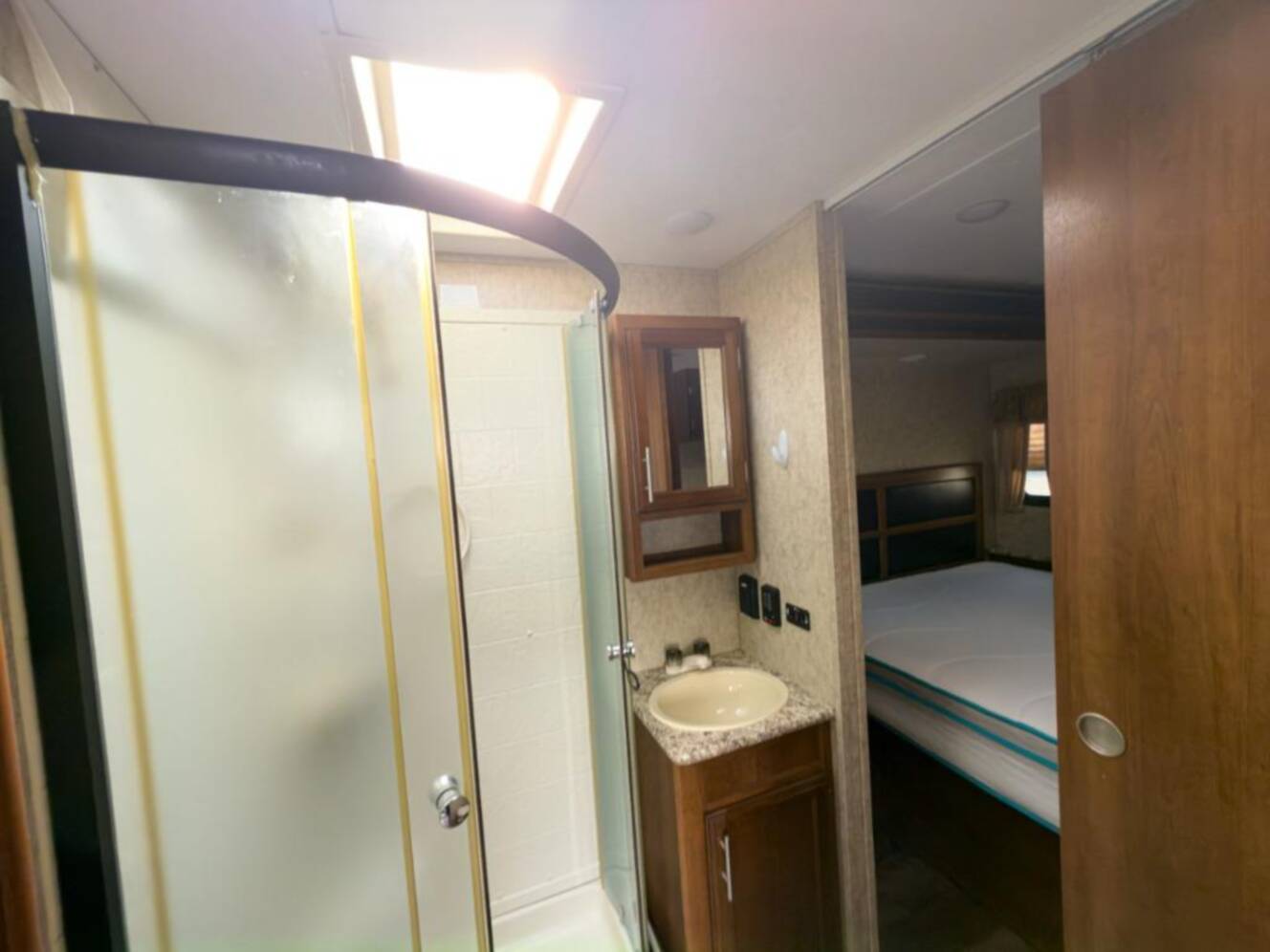A photo of this 2017 Prime Time Rv LaCrosse 330RST