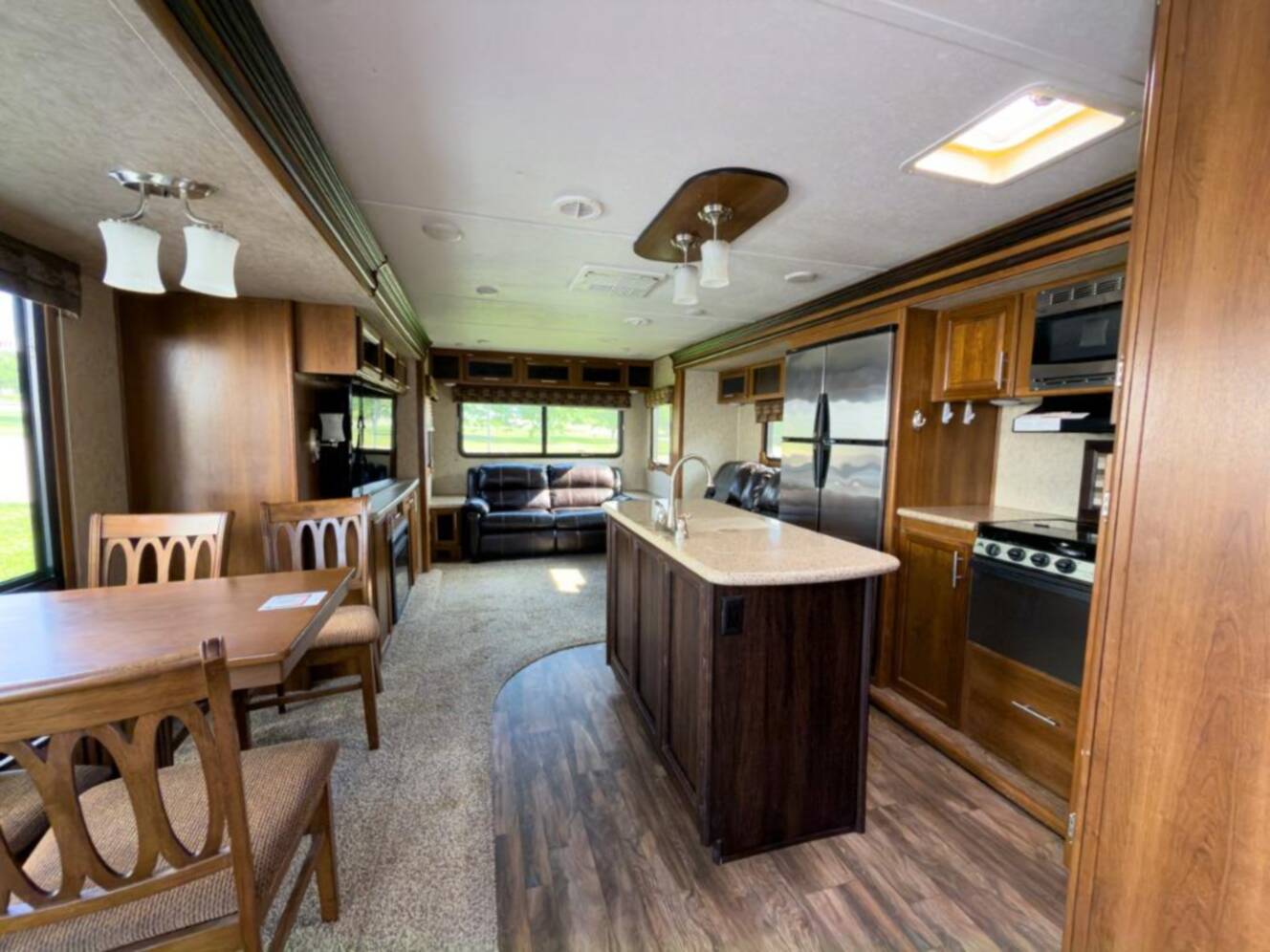 A photo of this 2017 Prime Time Rv LaCrosse 330RST