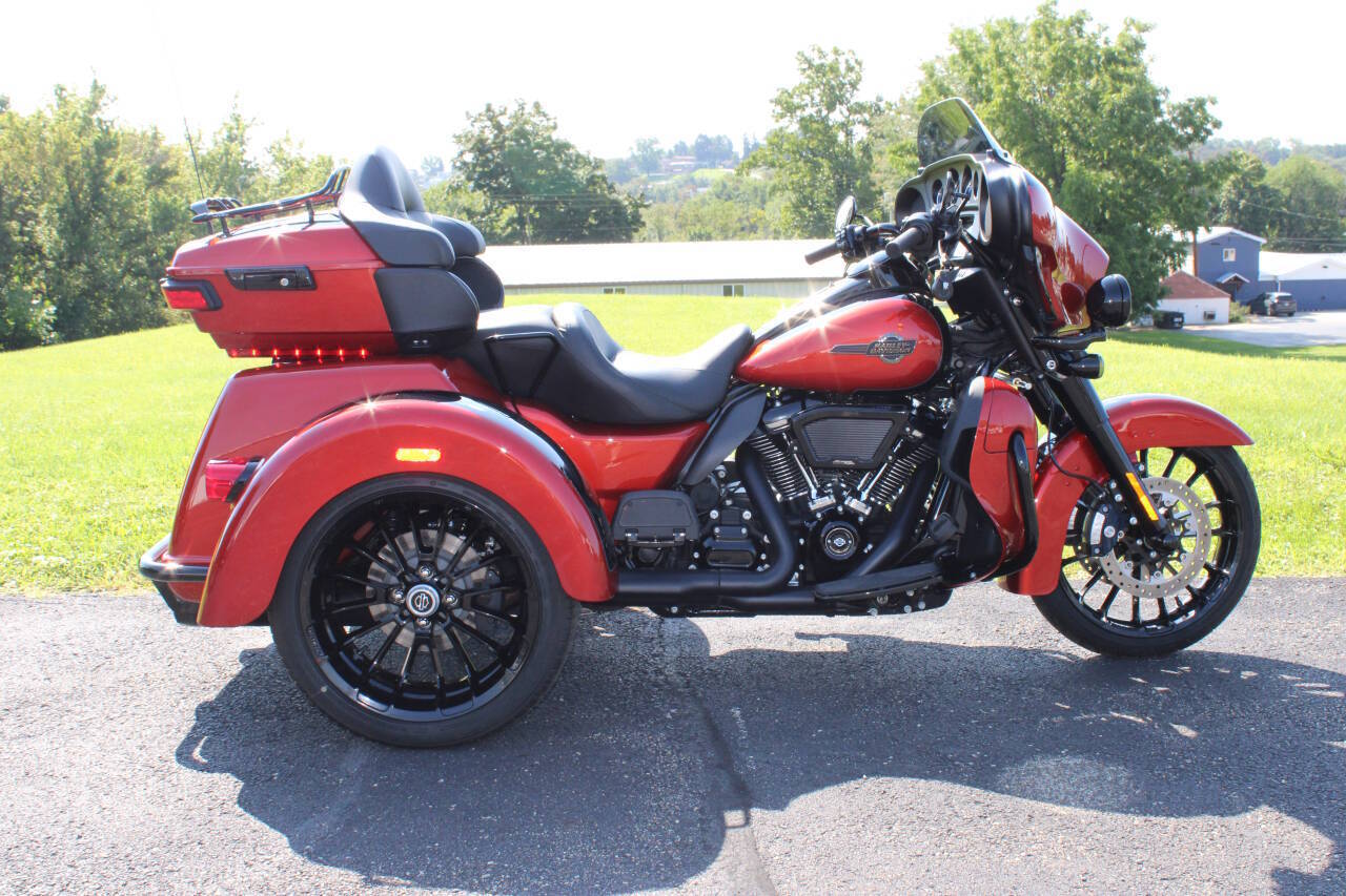 2025 Harley-Davidson TRI-GLIDE FLHTCUTG in Irwin, PA