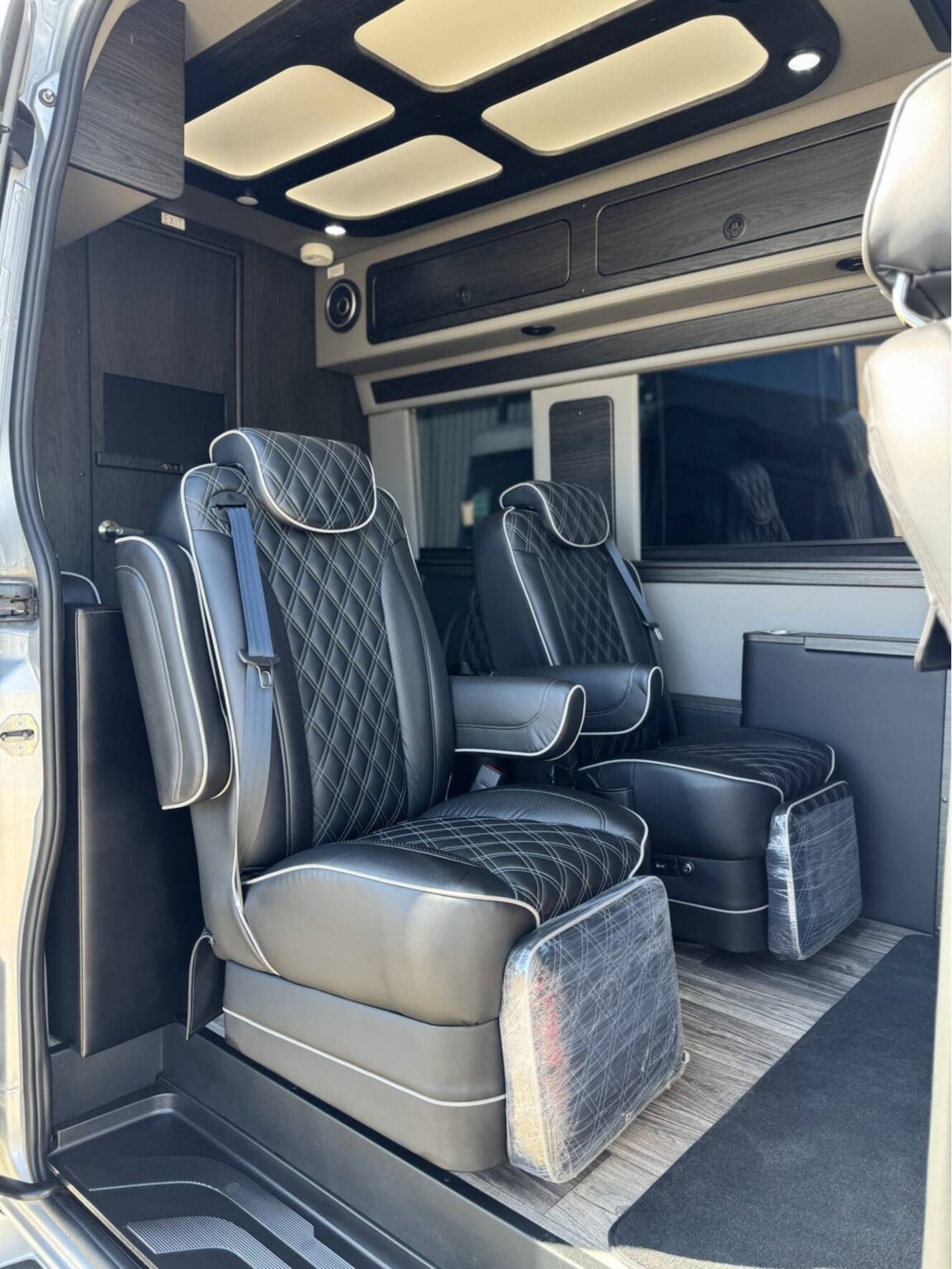 A photo of this 2026 Midwest Luxe Cruiser 144 D4 AWD