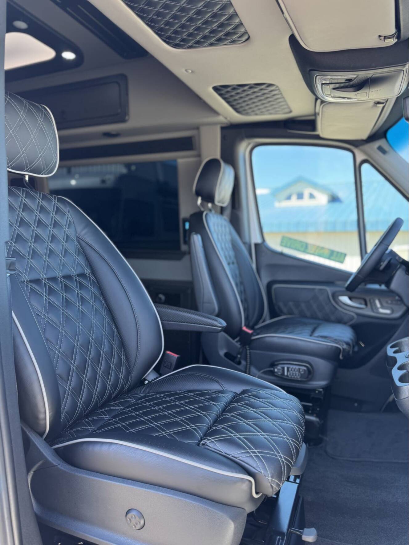 A photo of this 2026 Midwest Luxe Cruiser 144 D4 AWD