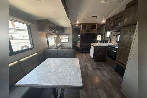 2021 Forest River ROCKWOOD SIGNATURE ULTRA LITE 8332SB in colton CA
