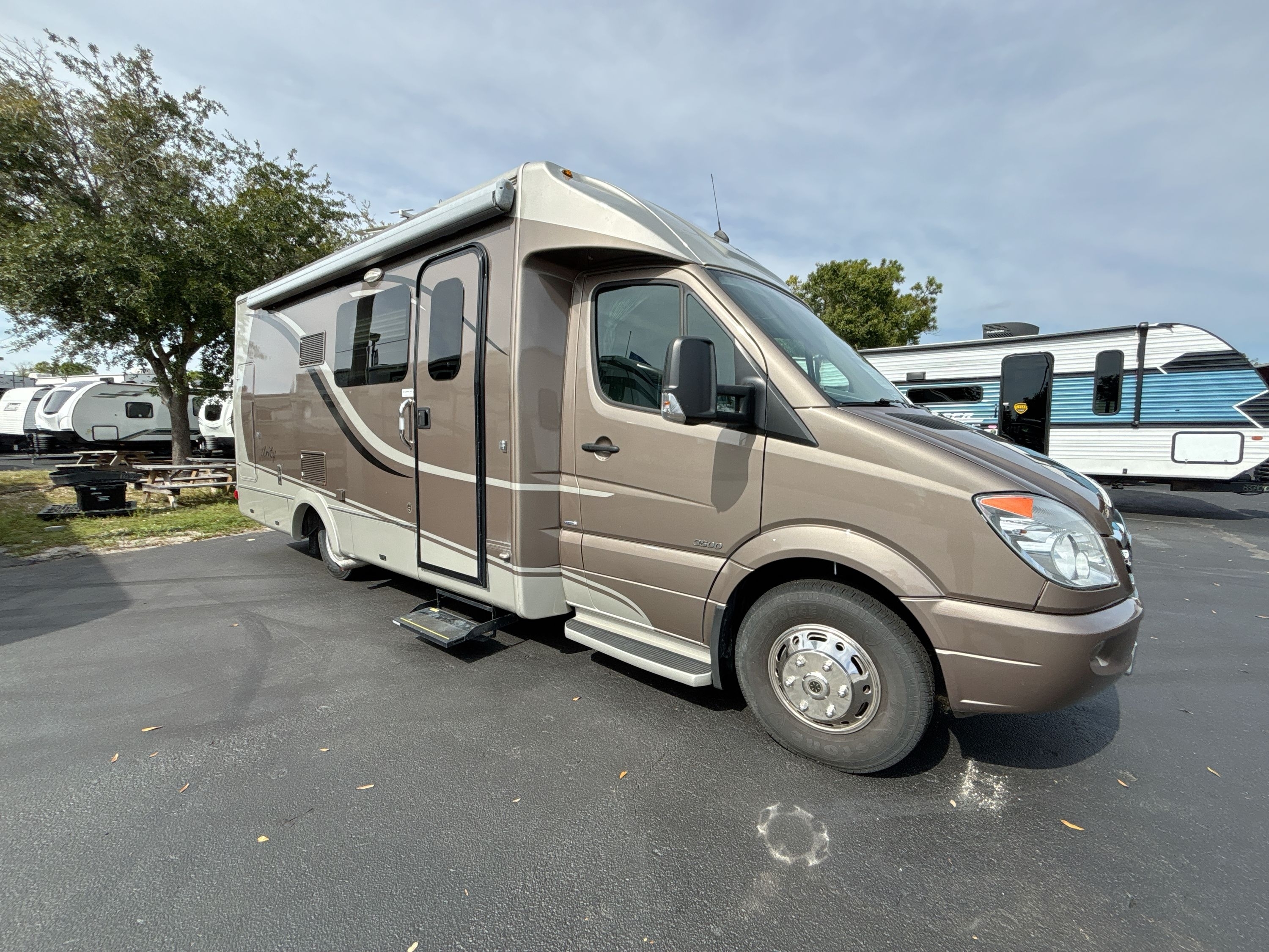 2012 Leisure Travel UNITY U24MB in fort myers FL