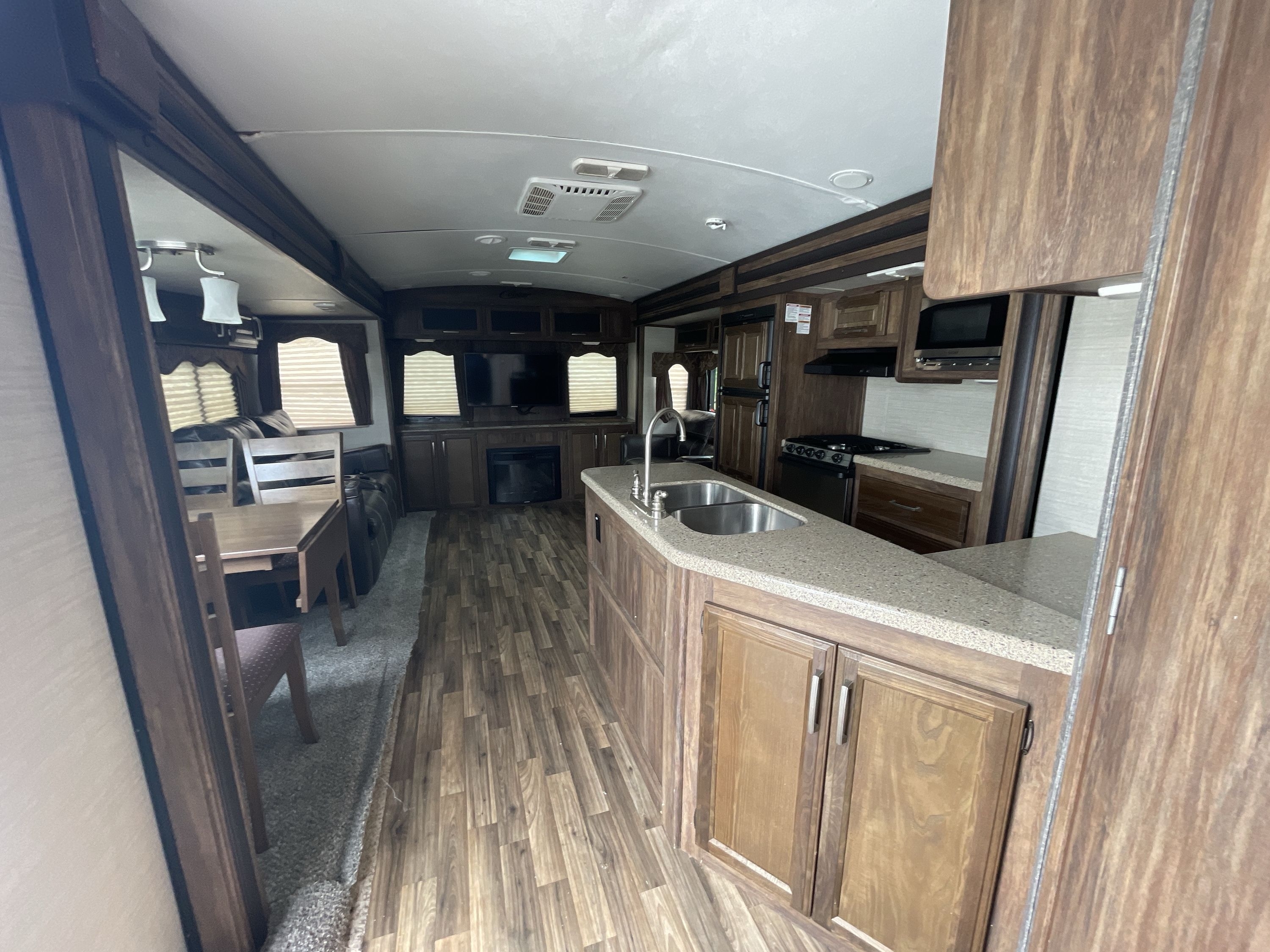 2016 Keystone COUGAR 33RES in cicero NY