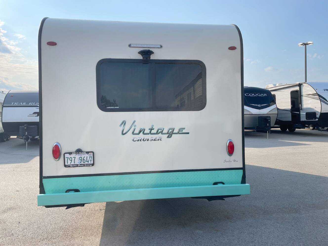 A photo of this 2023 Gulf Stream VINTAGE CRUISER 19ERD