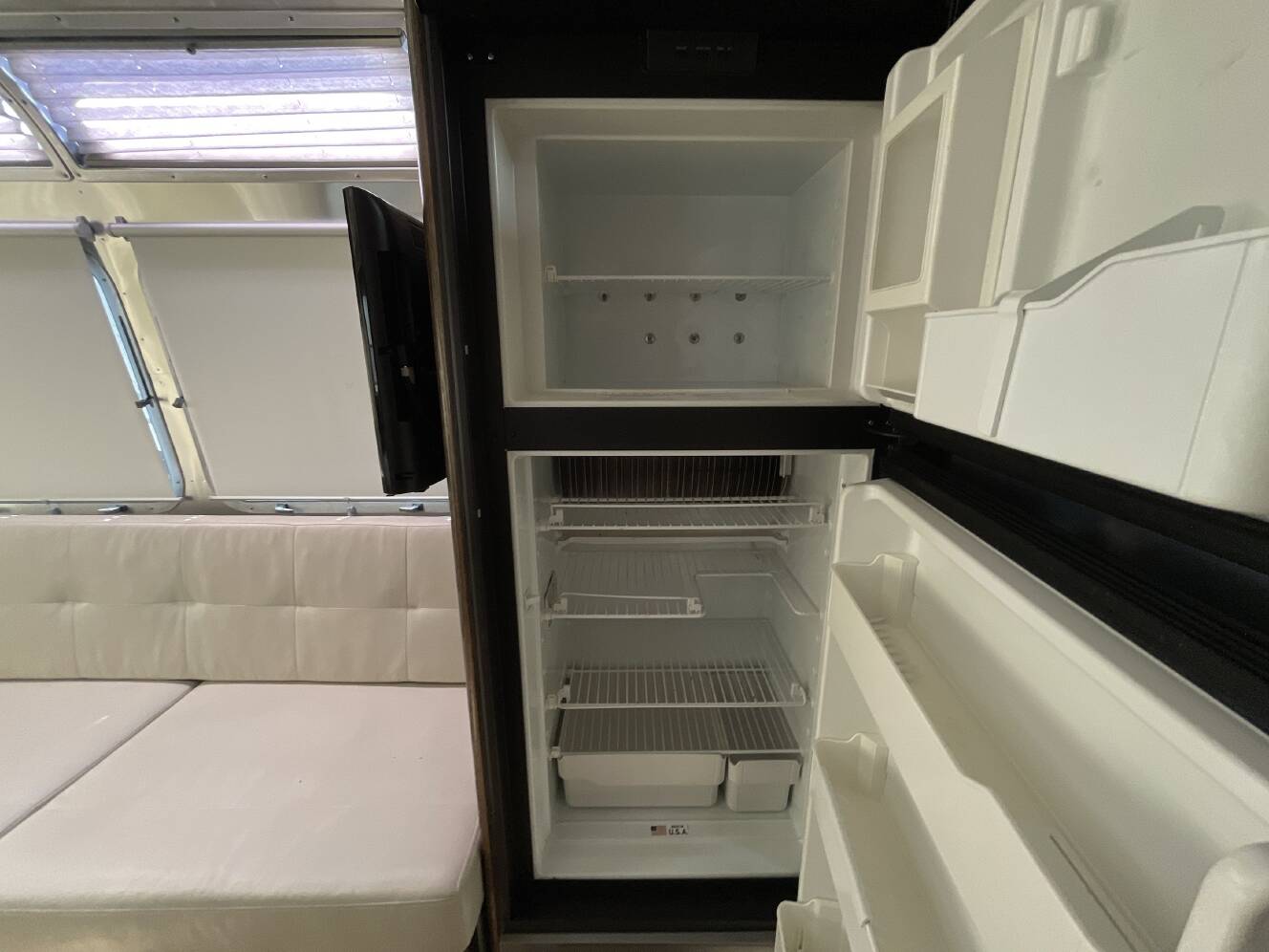 A photo of this 2016 Airstream INTERNATIONAL SERENITY 27FB