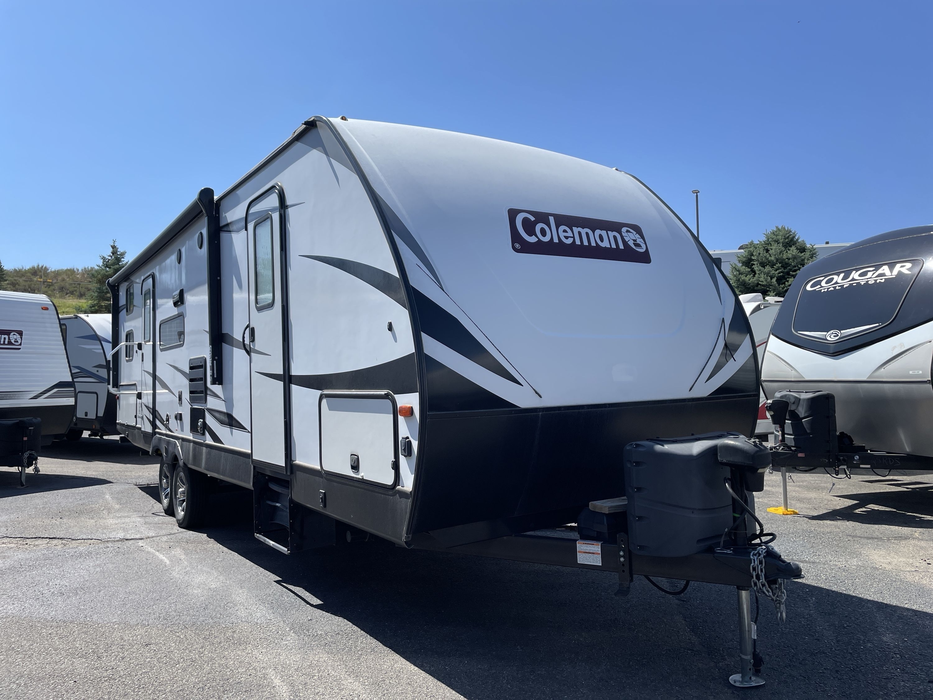 2021 Coleman COLEMAN LIGHT 2755BH in golden CO