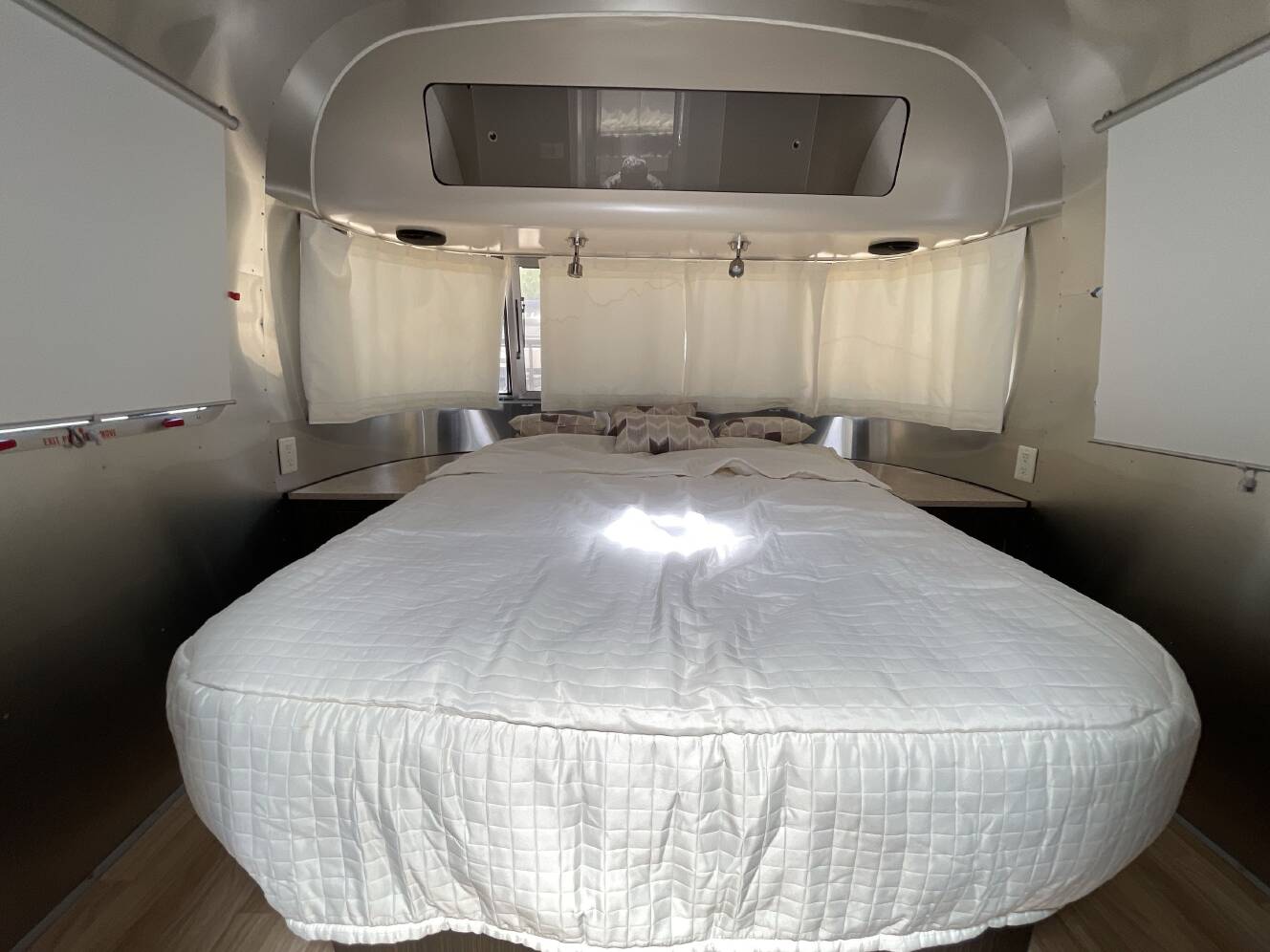 A photo of this 2016 Airstream INTERNATIONAL SERENITY 27FB
