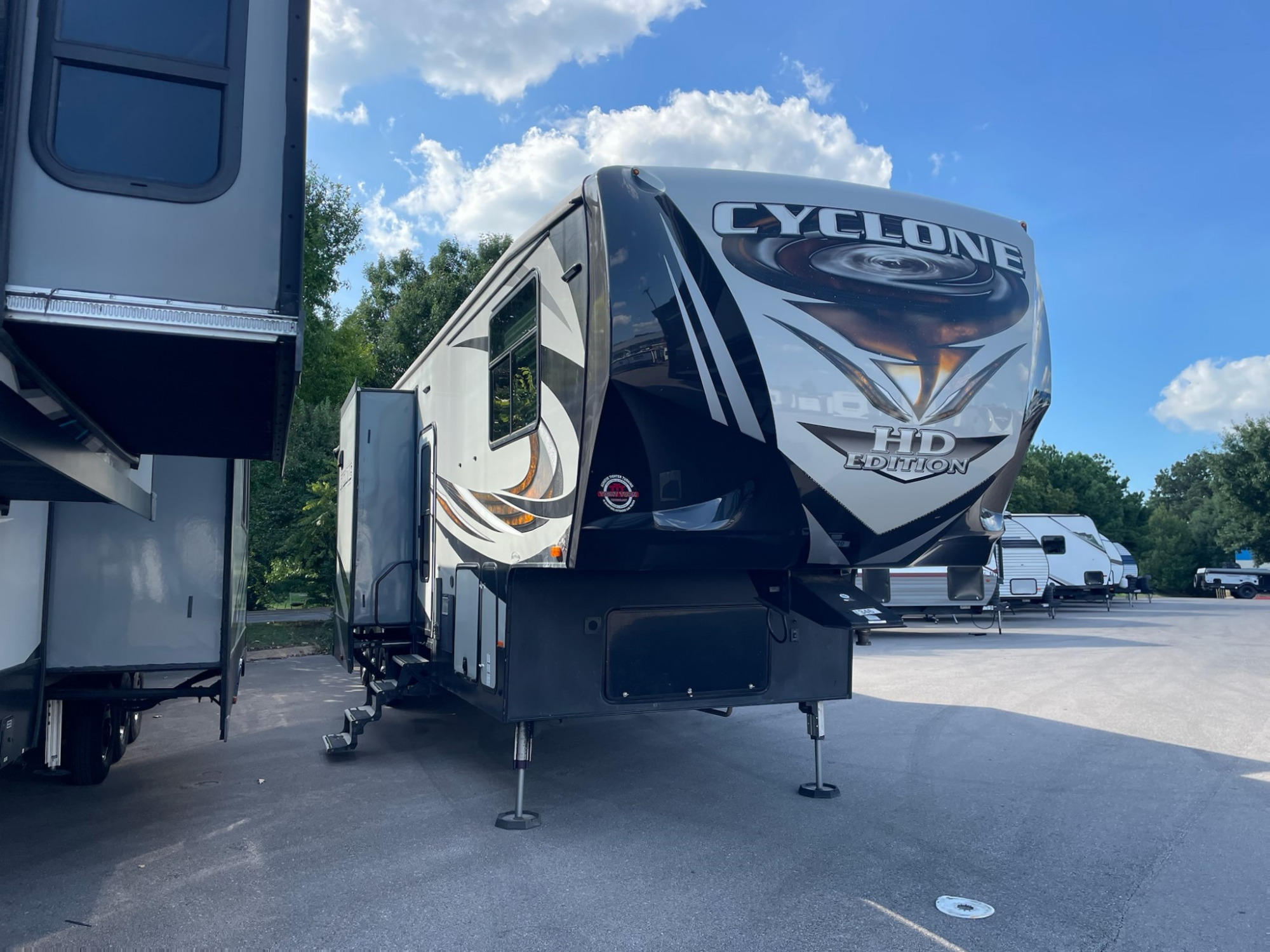 2017 Heartland CYCLONE 4250 in jackson TN