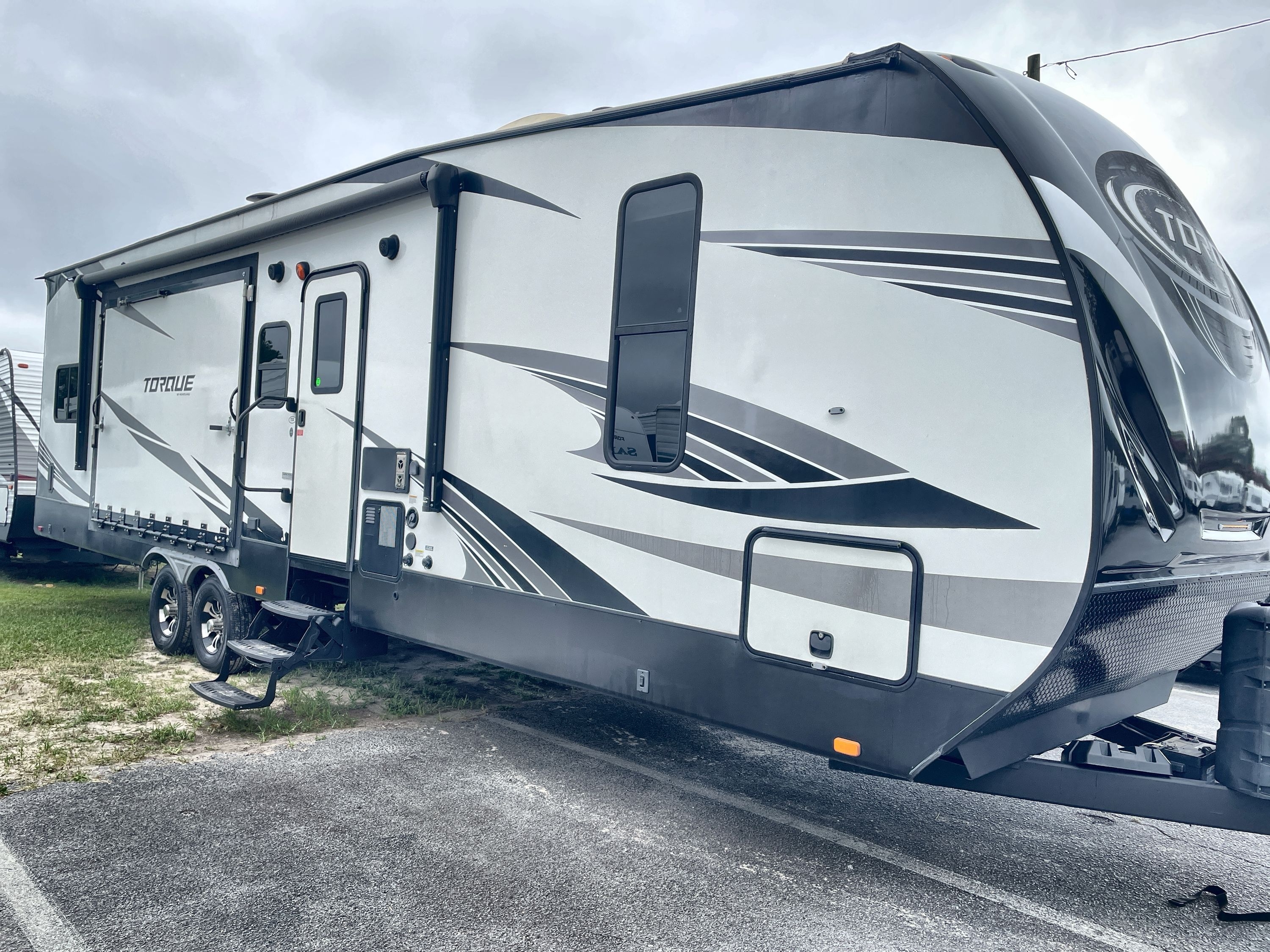 2019 Heartland TORQUE T32 Travel Trailer Toy Hauler RV