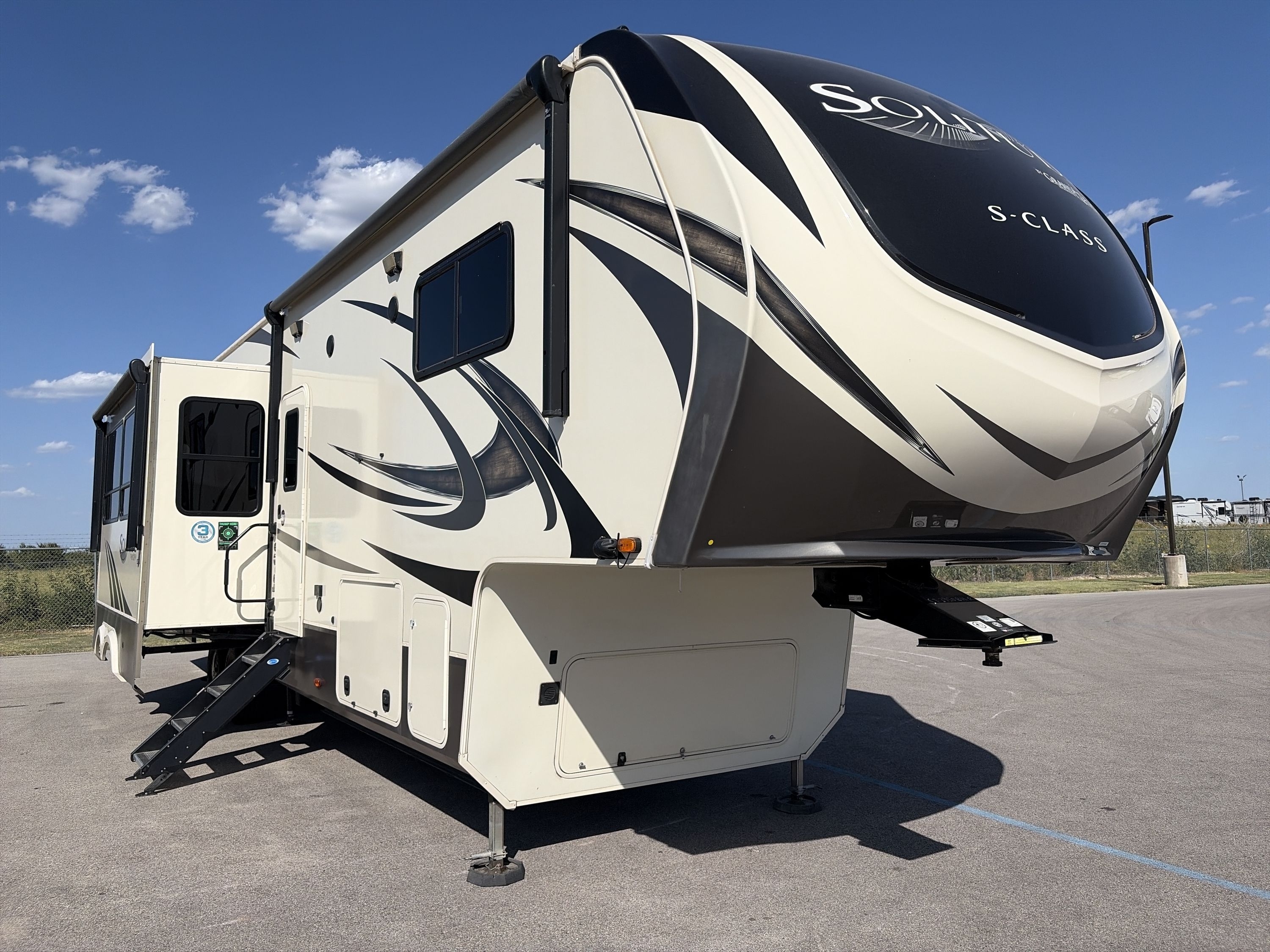 2020 Grand Design SOLITUDE S-CLASS 3950BH in alvarado TX
