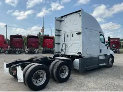 2020 FREIGHTLINER CASCADIA 126