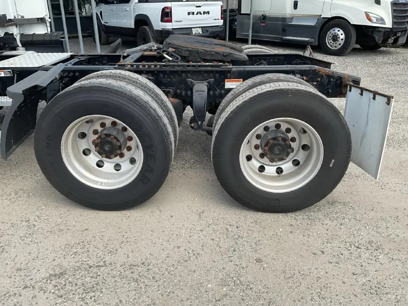 2020 FREIGHTLINER CASCADIA 126