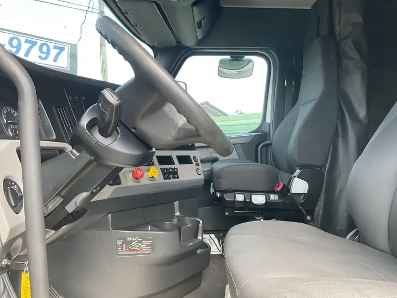 2020 FREIGHTLINER CASCADIA 126