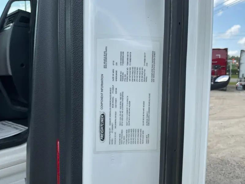 2020 FREIGHTLINER CASCADIA 126