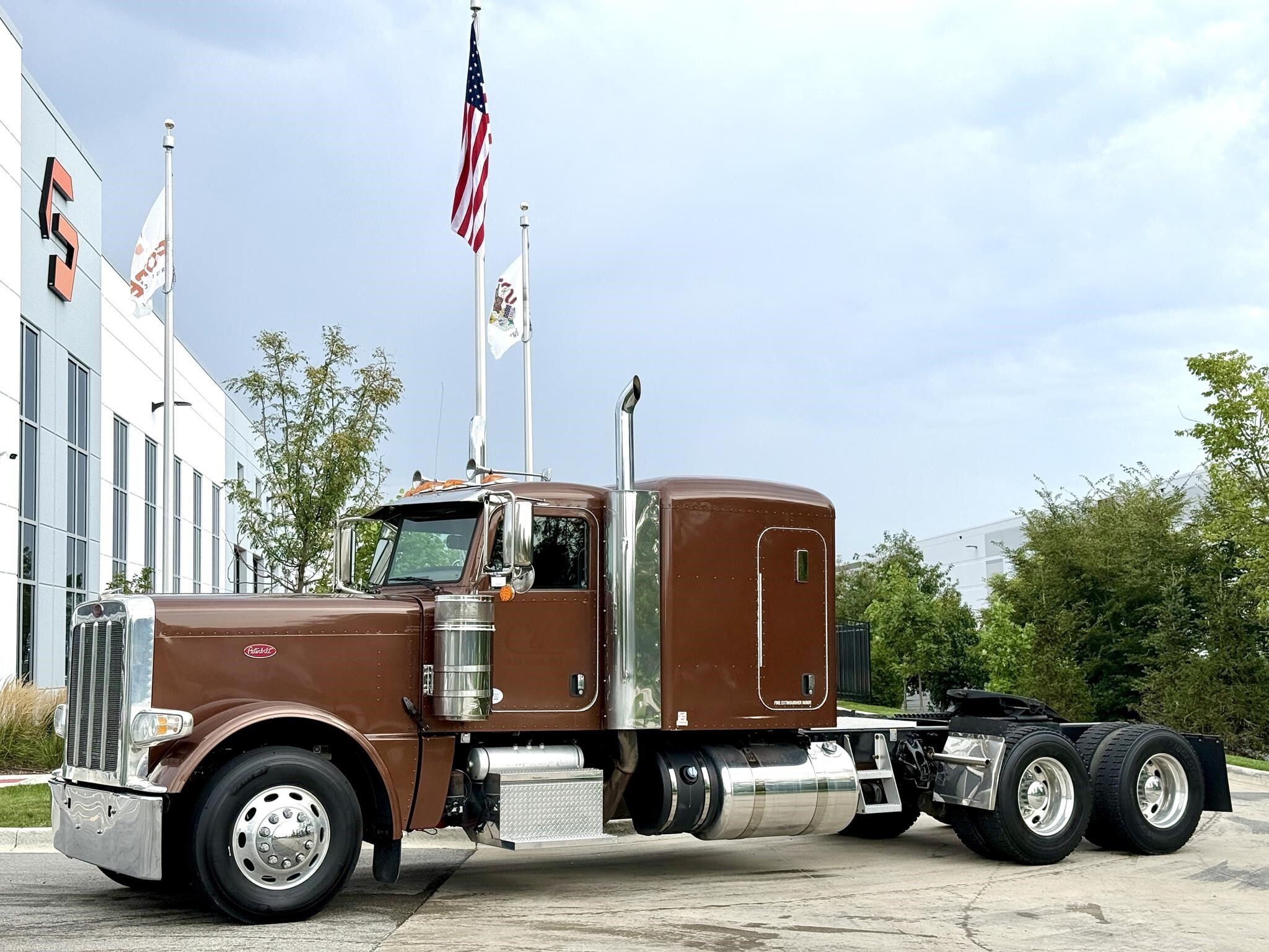 2018 PETERBILT 389 in New Lenox, IL