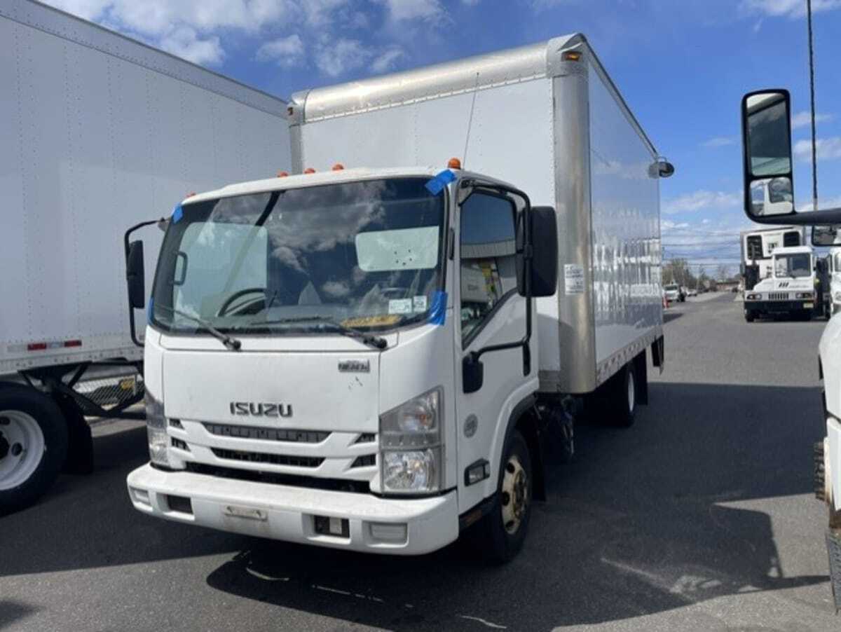 2019 ISUZU NPR HD in Farmingdale, NY