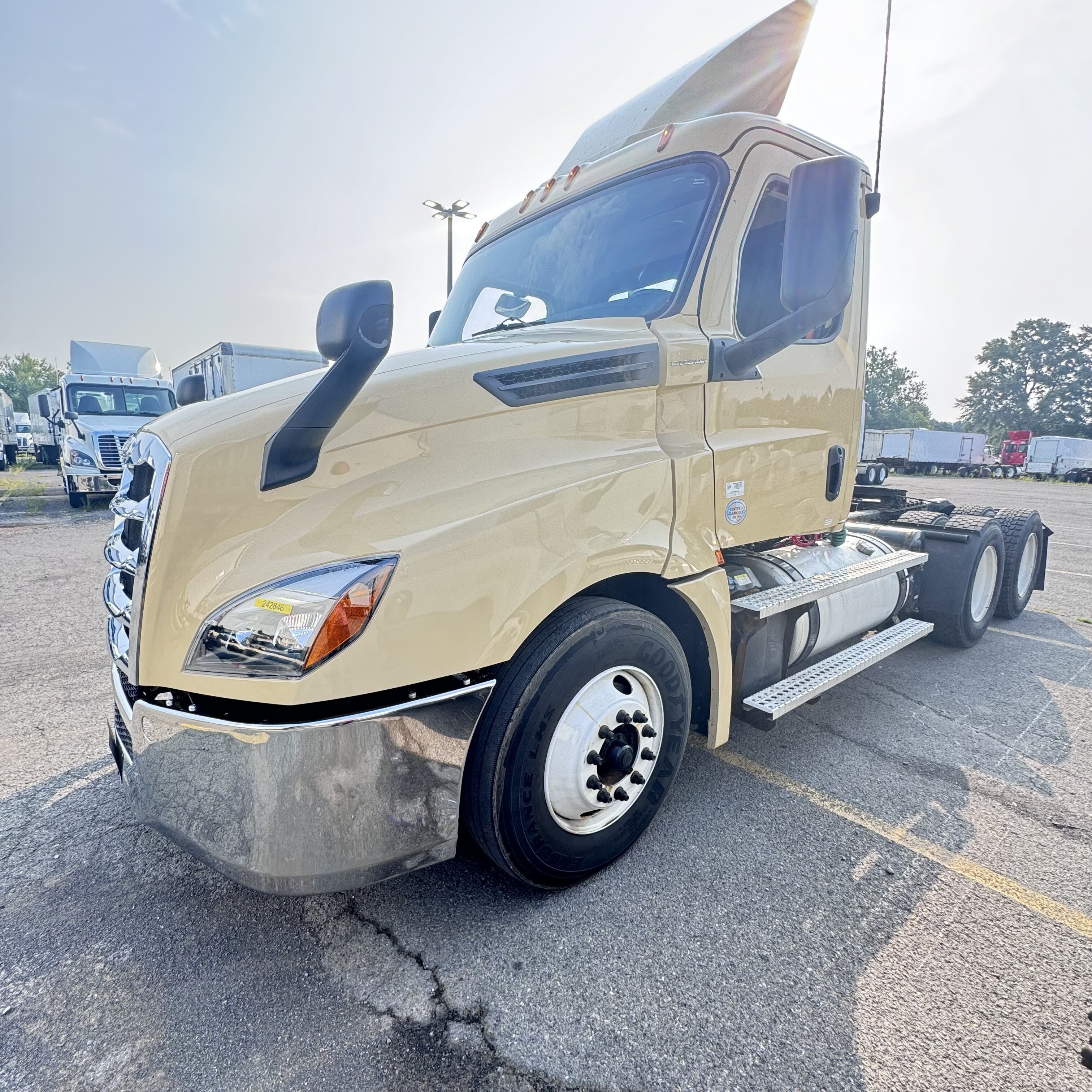 2020 FREIGHTLINER CASCADIA 126 in Hampton, VA