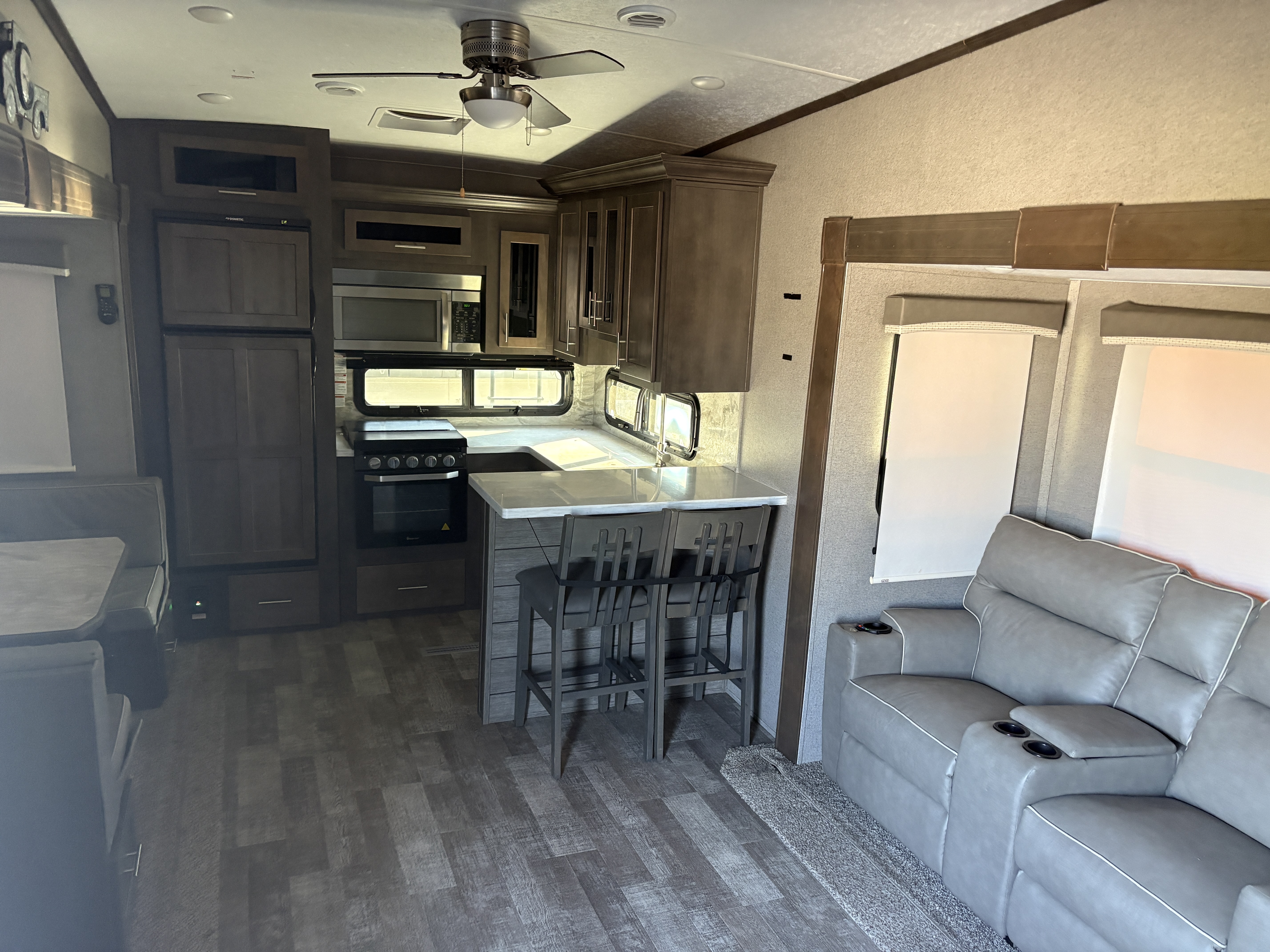 2020 Forest River ROCKWOOD SIGNATURE FIFTH WHEEL 281RK in oceanside CA