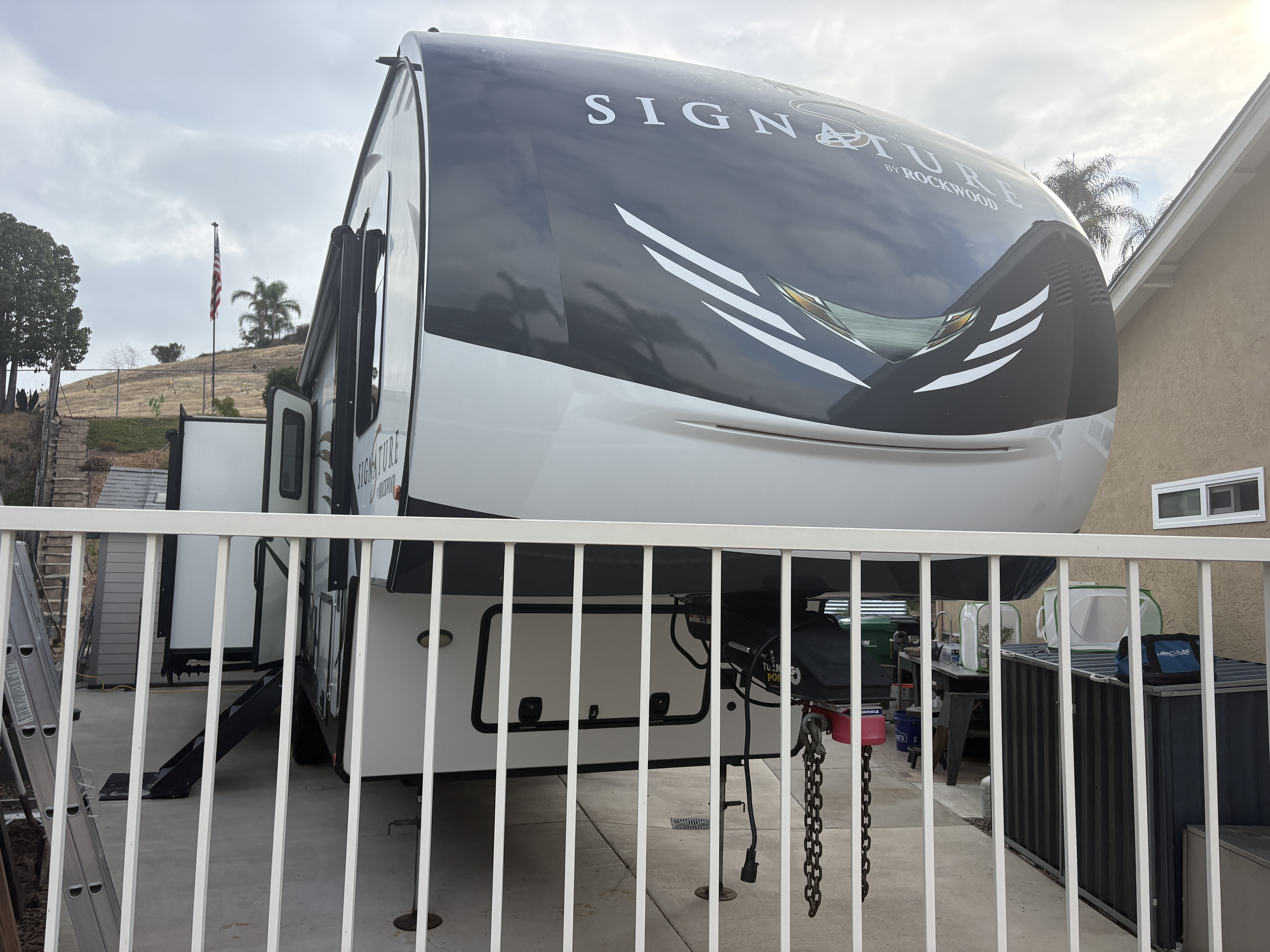 2020 Forest River ROCKWOOD SIGNATURE FIFTH WHEEL 281RK in oceanside CA