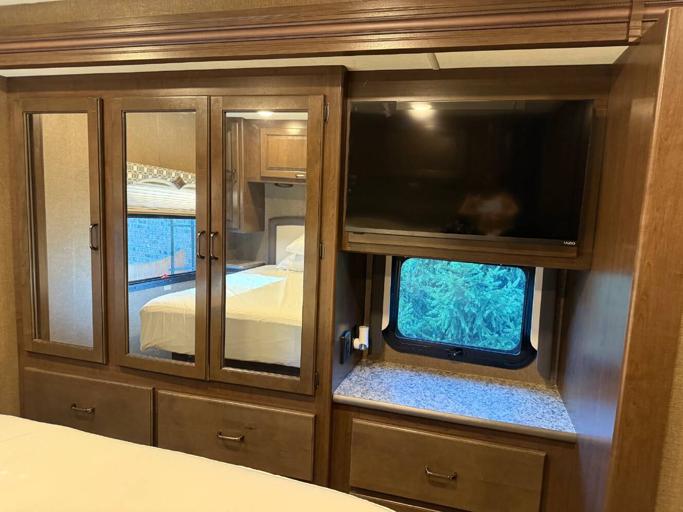 A photo of this 2018 Thor Motor Coach HURRICANE 34J