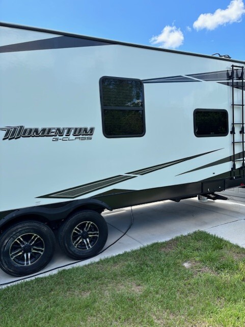 2022 Grand Design MOMENTUM G-CLASS 31G in weeki wachee FL
