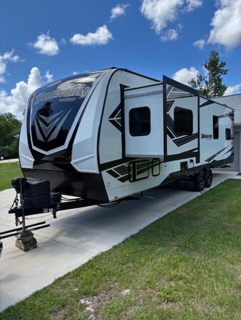 2022 Grand Design MOMENTUM G-CLASS 31G in weeki wachee FL