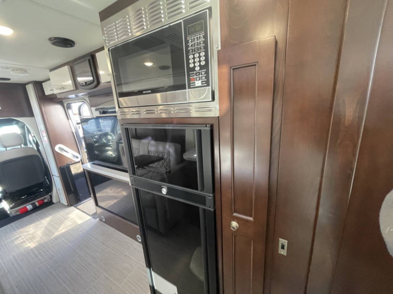 A photo of this 2022 Regency Ultra Brougham 25MB