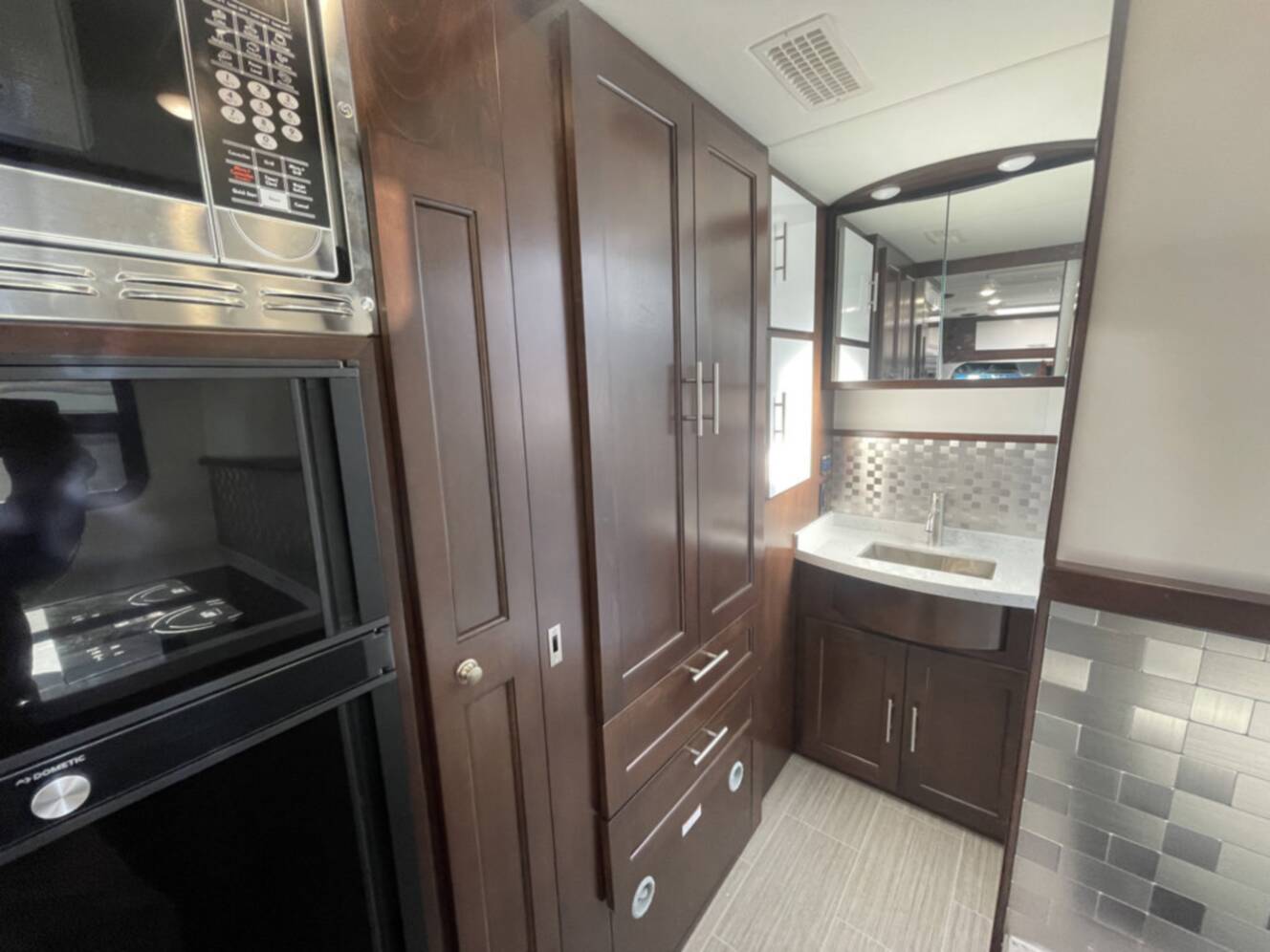 A photo of this 2022 Regency Ultra Brougham 25MB
