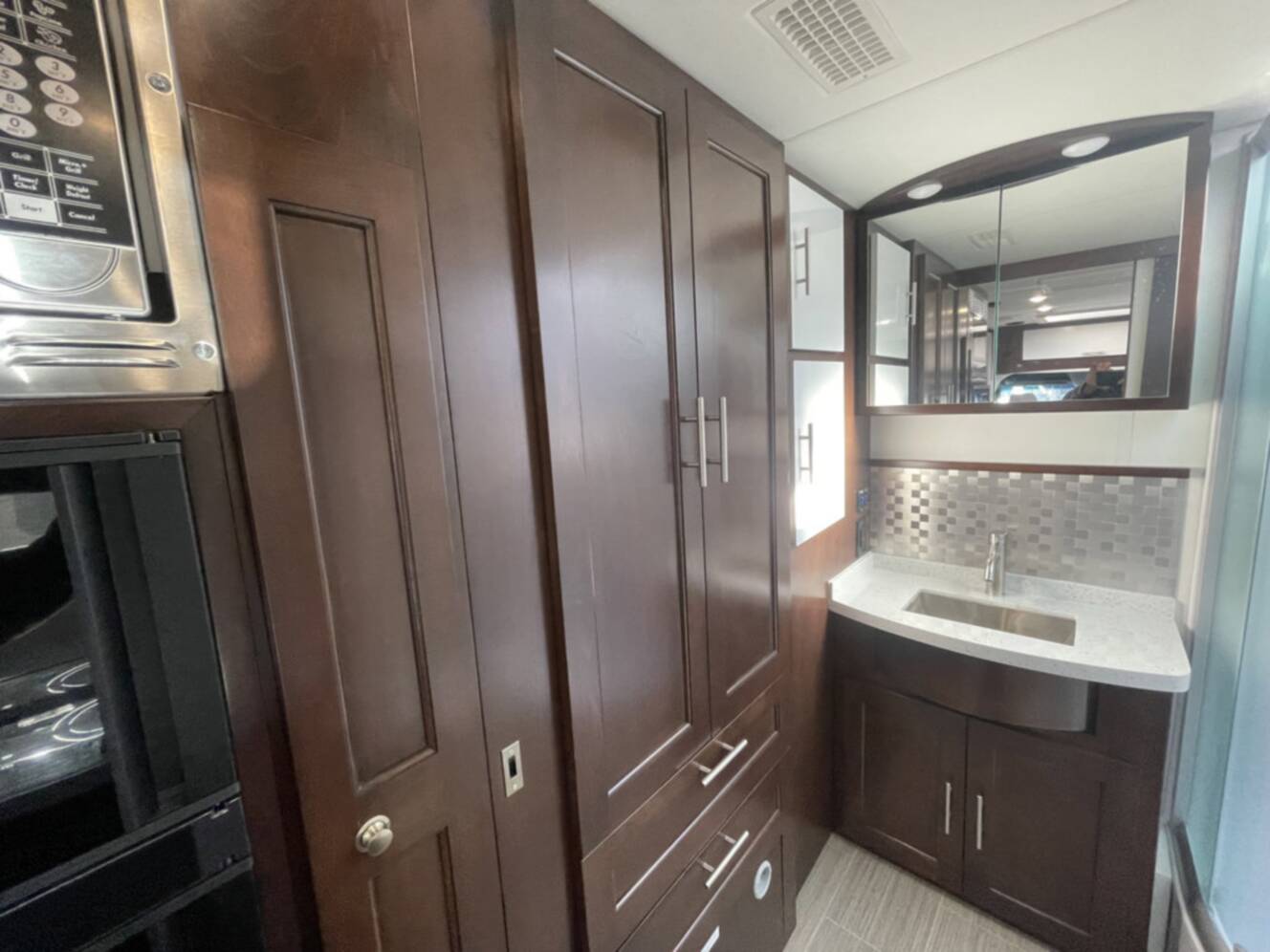 A photo of this 2022 Regency Ultra Brougham 25MB