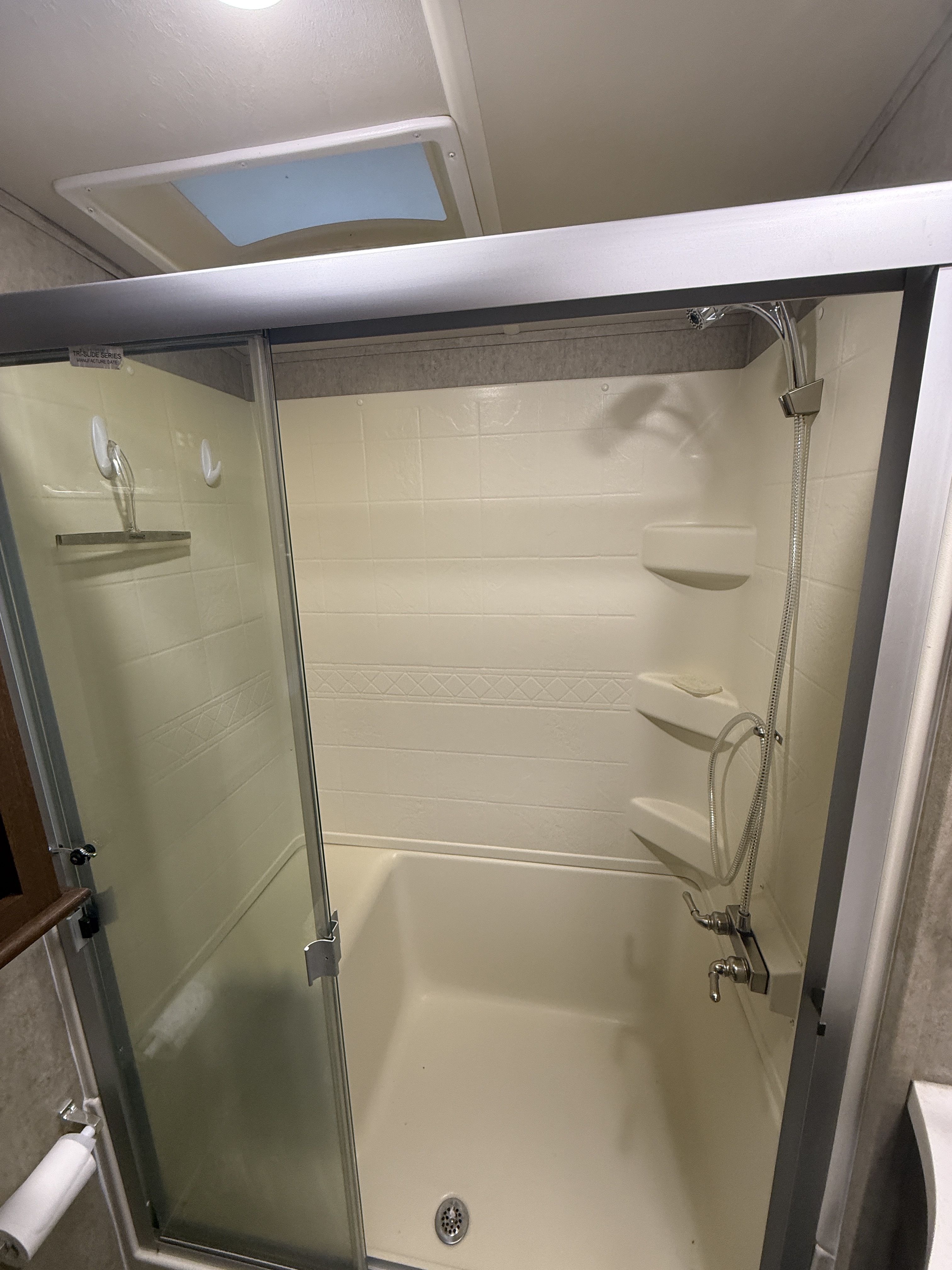 2018 Forest River CEDAR CREEK SILVERBACK 29RE in oak ridge TN
