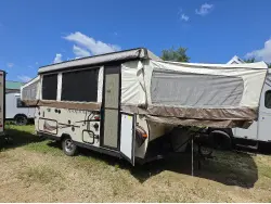 2015 FOREST RIVER ROCKWOOD HW277