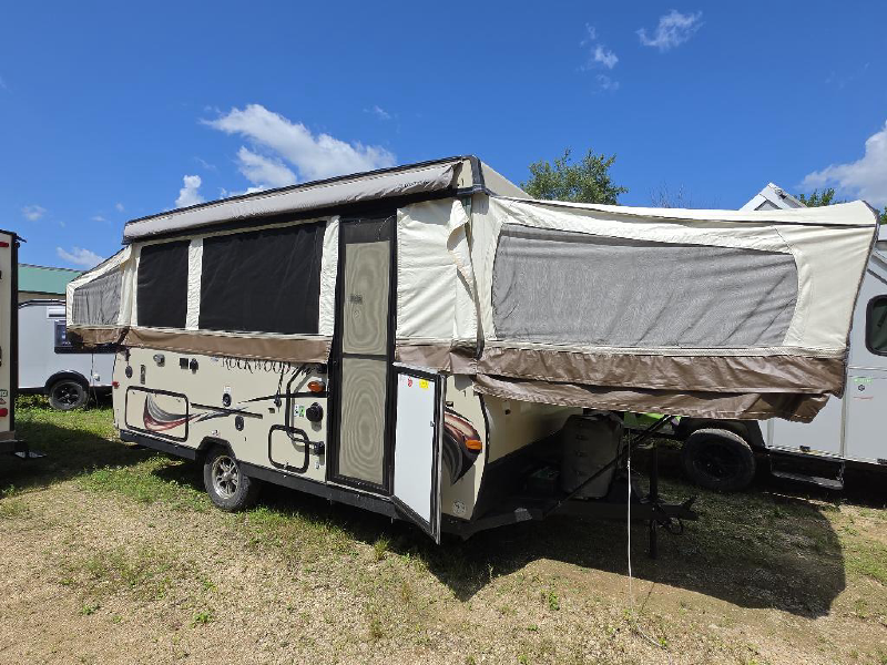 2015 FOREST RIVER ROCKWOOD HW277