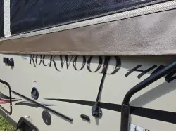 2015 FOREST RIVER ROCKWOOD HW277