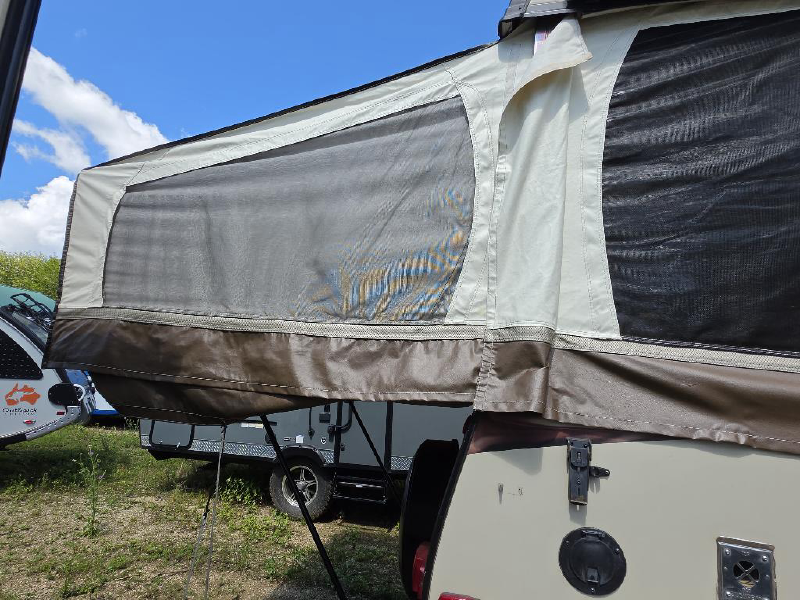 2015 FOREST RIVER ROCKWOOD HW277