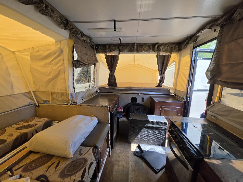 2015 FOREST RIVER ROCKWOOD HW277