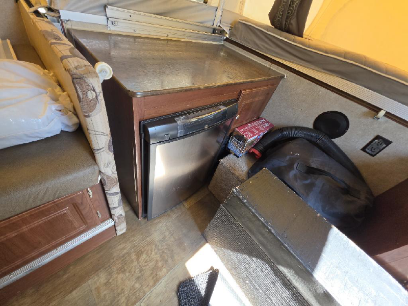 2015 FOREST RIVER ROCKWOOD HW277