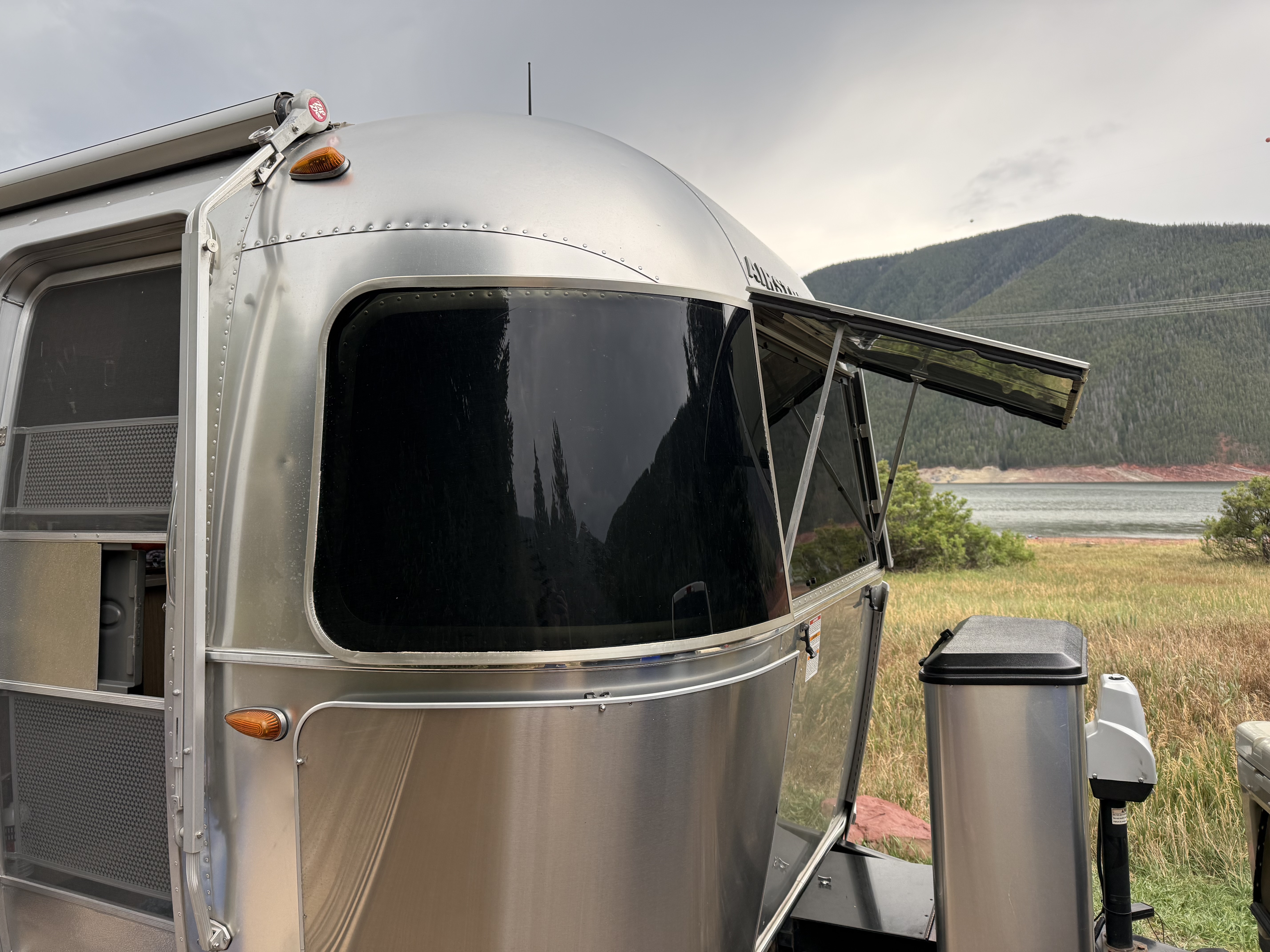 2020 Airstream FLYING CLOUD 23CB in basalt CO