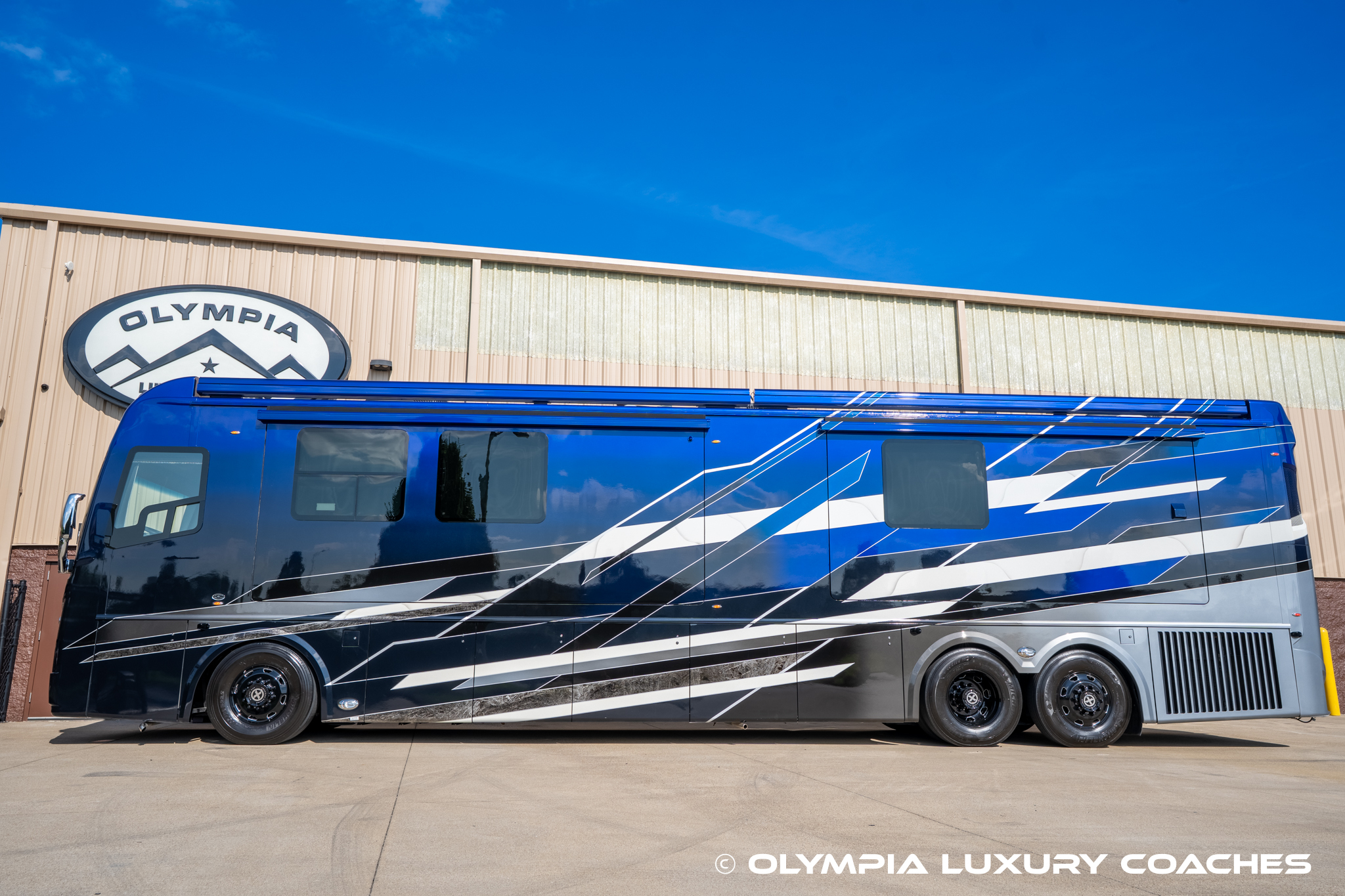 2024 Foretravel REALM PRESIDENTIAL SERIES LV2 in murfreesboro TN